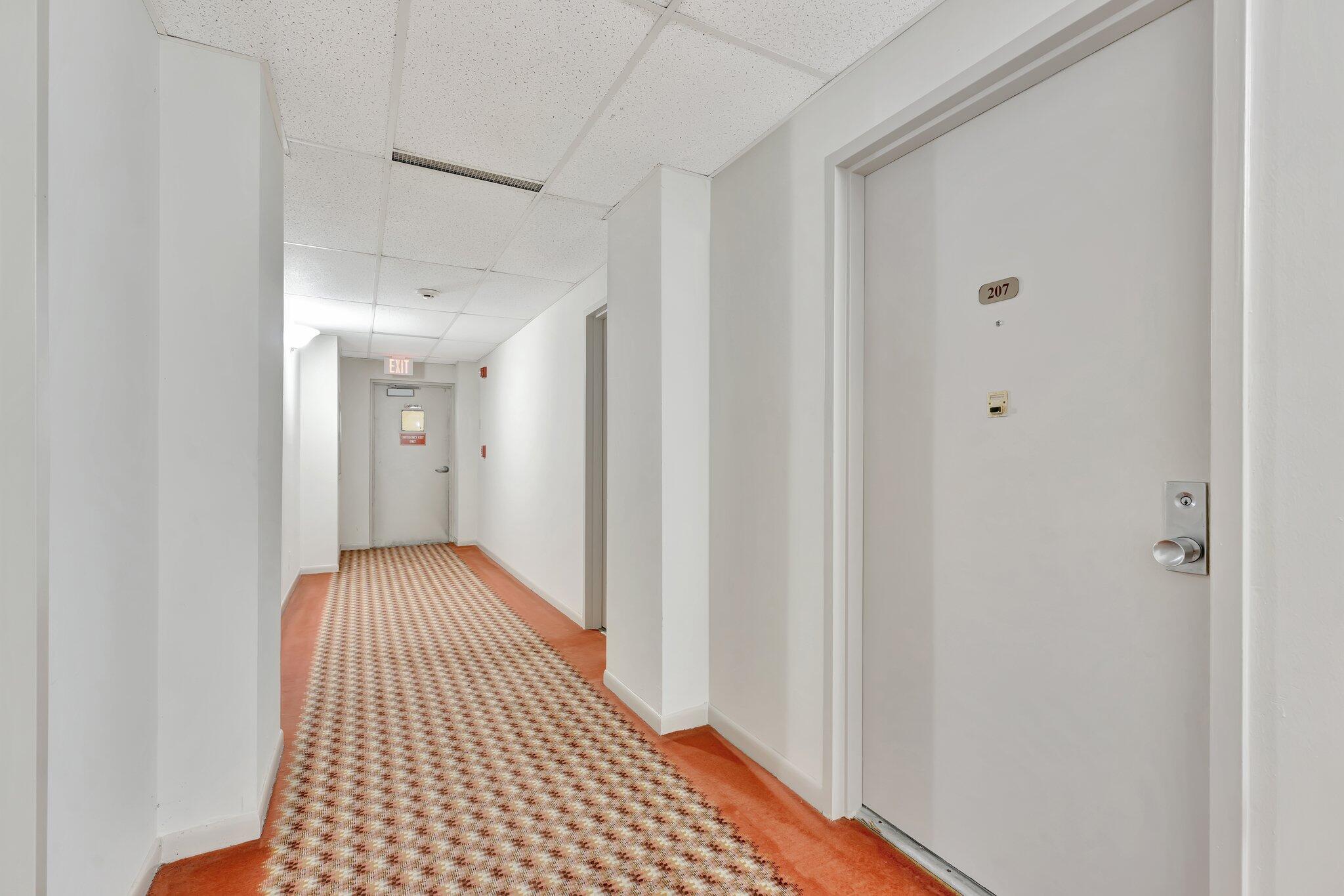 COUNTRY CLUB TOWER OF COR - Residential