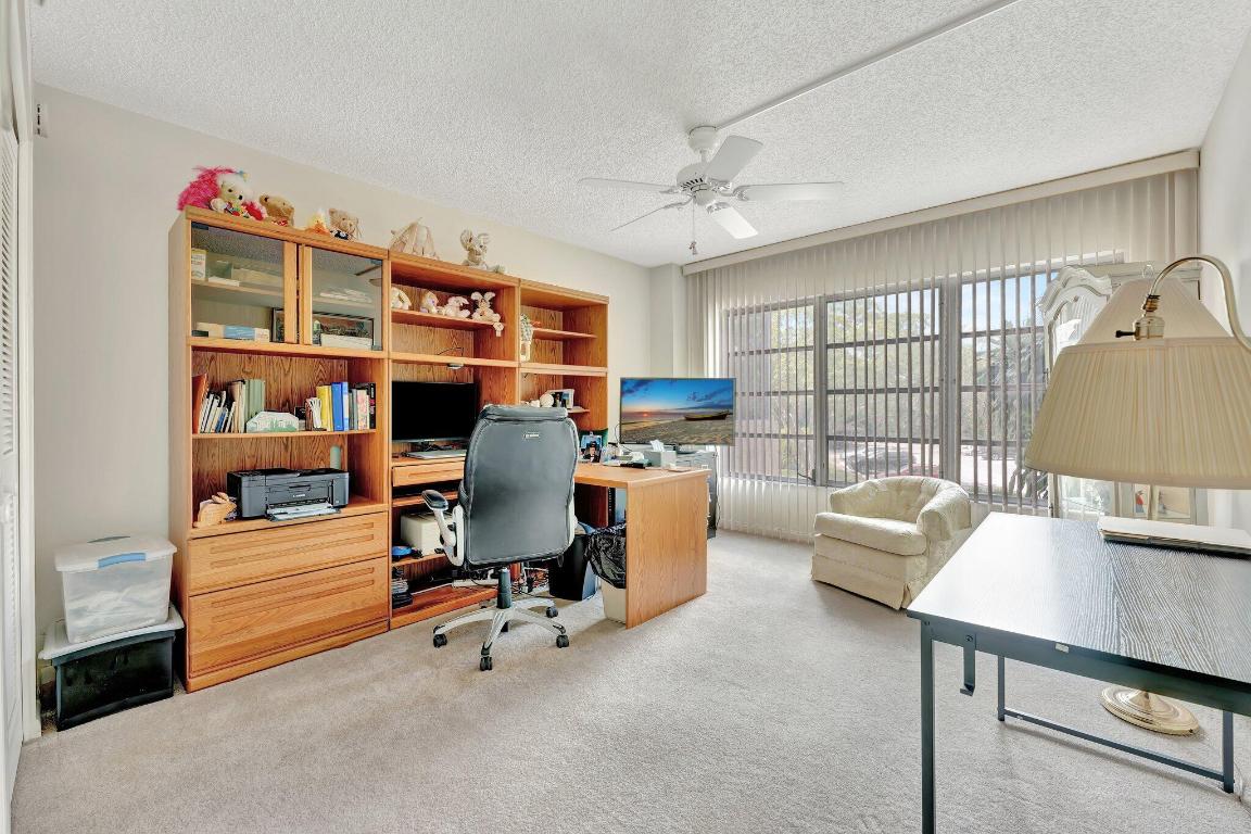 COUNTRY CLUB TOWER OF CORAL - Residential