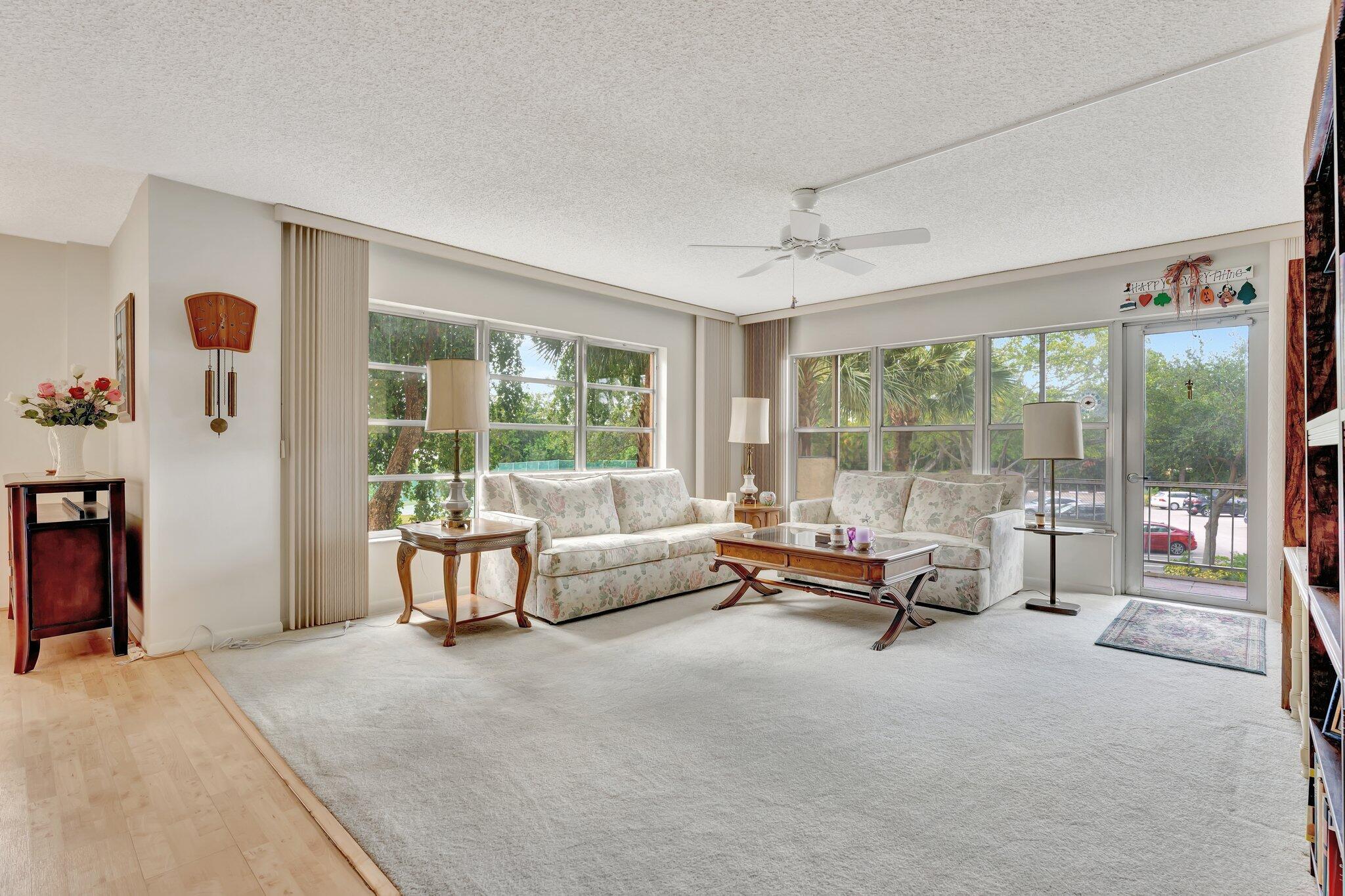 COUNTRY CLUB TOWER OF CORAL - Residential