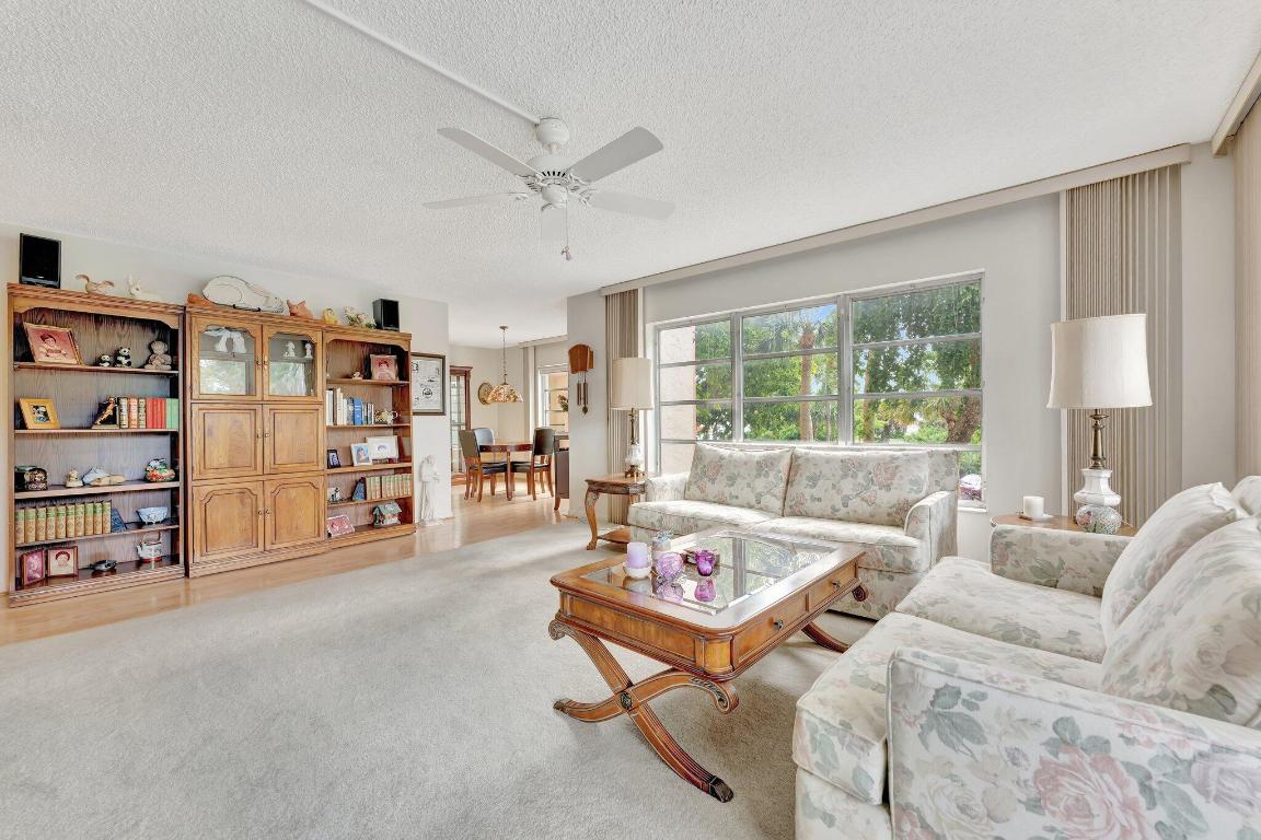 COUNTRY CLUB TOWER OF CORAL - Residential