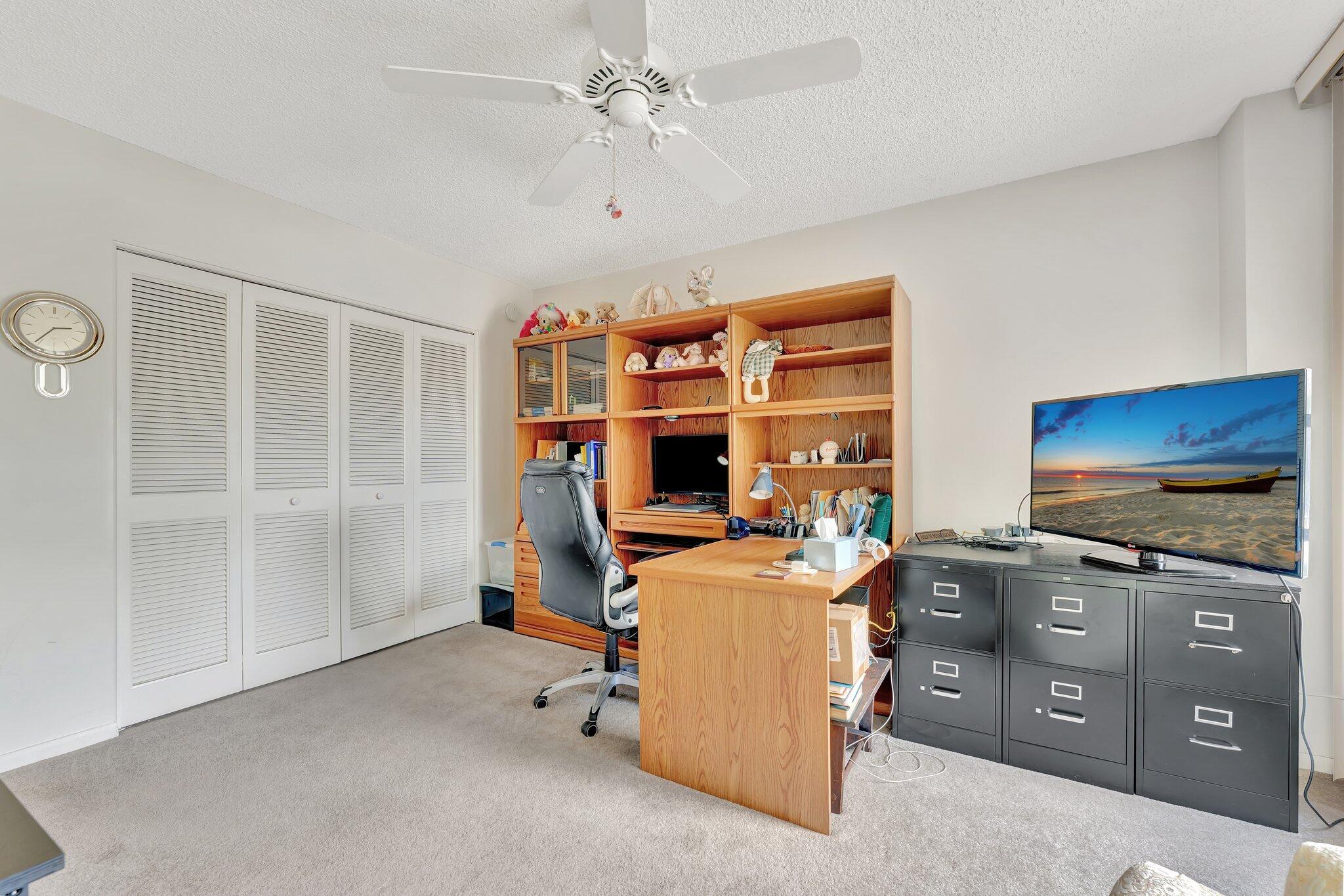 COUNTRY CLUB TOWER OF CORAL - Residential