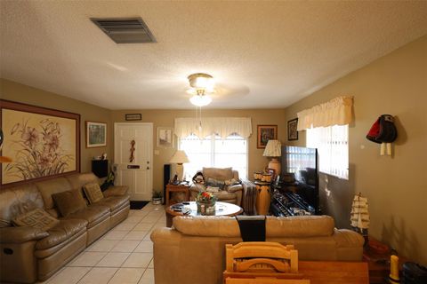 Single Family Residence in Tamarac FL 4707 50th St St 9.jpg