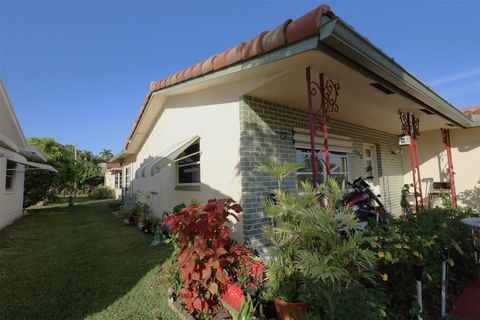 Single Family Residence in Tamarac FL 4707 50th St St 7.jpg