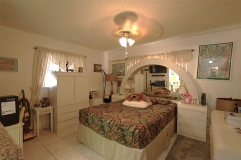 Single Family Residence in Tamarac FL 4707 50th St St 12.jpg