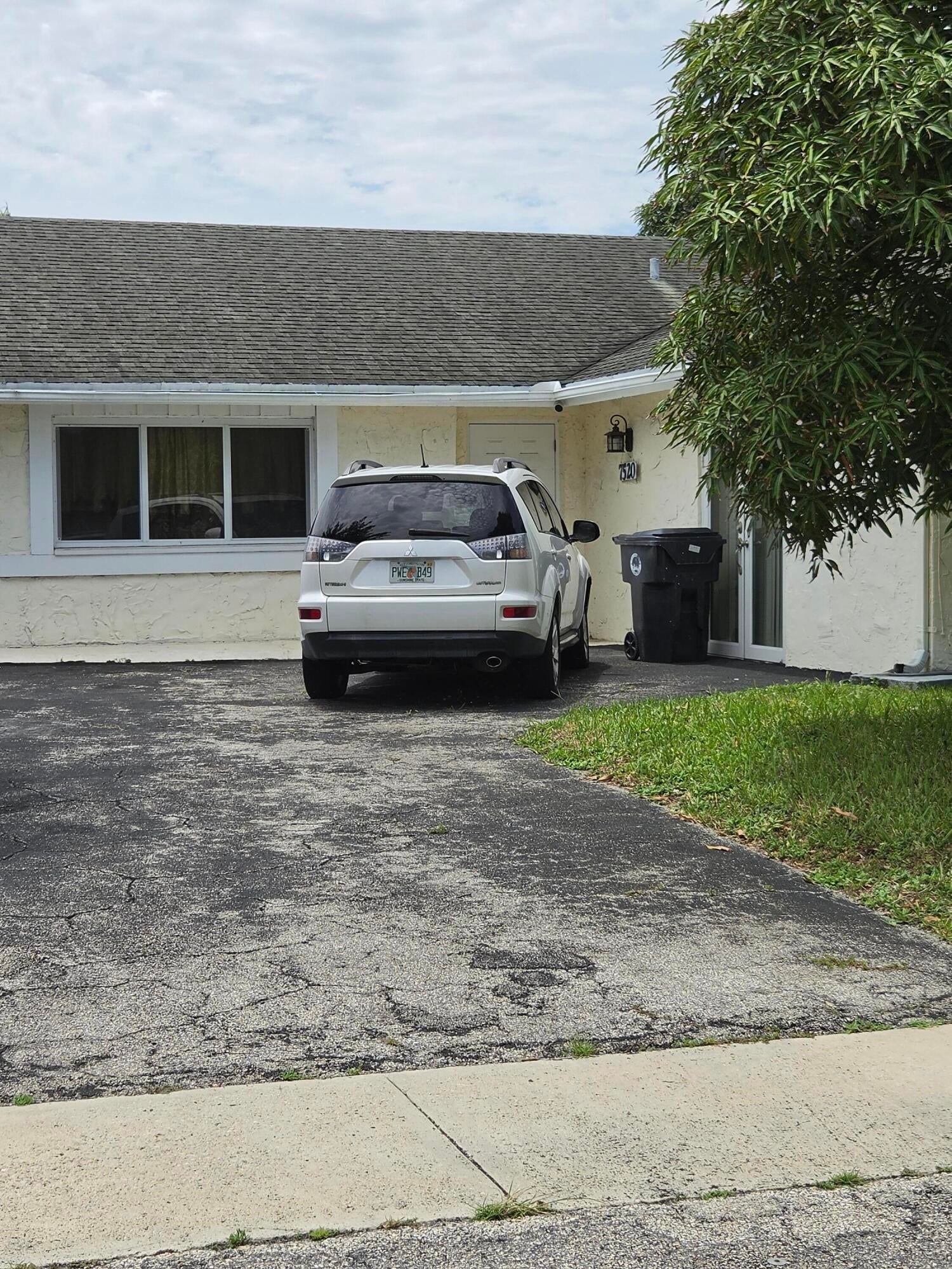 7520 SW 6TH Court SW