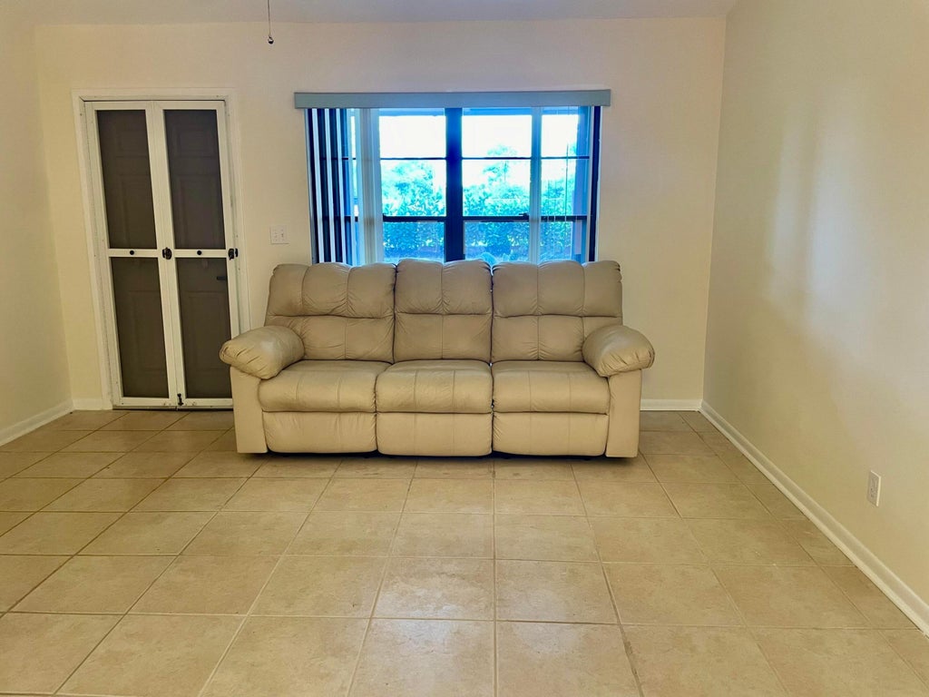 Photo of 8094 SE Villa Circle, Hobe Sound, FL 33455 (MLS # B26072591)