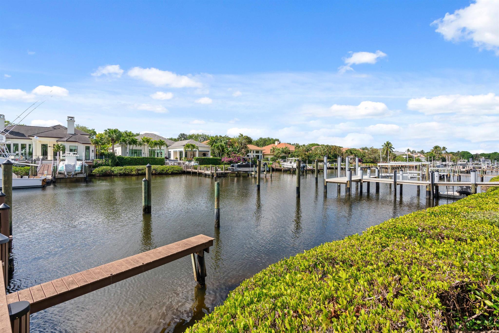 ADMIRALS COVE - Residential