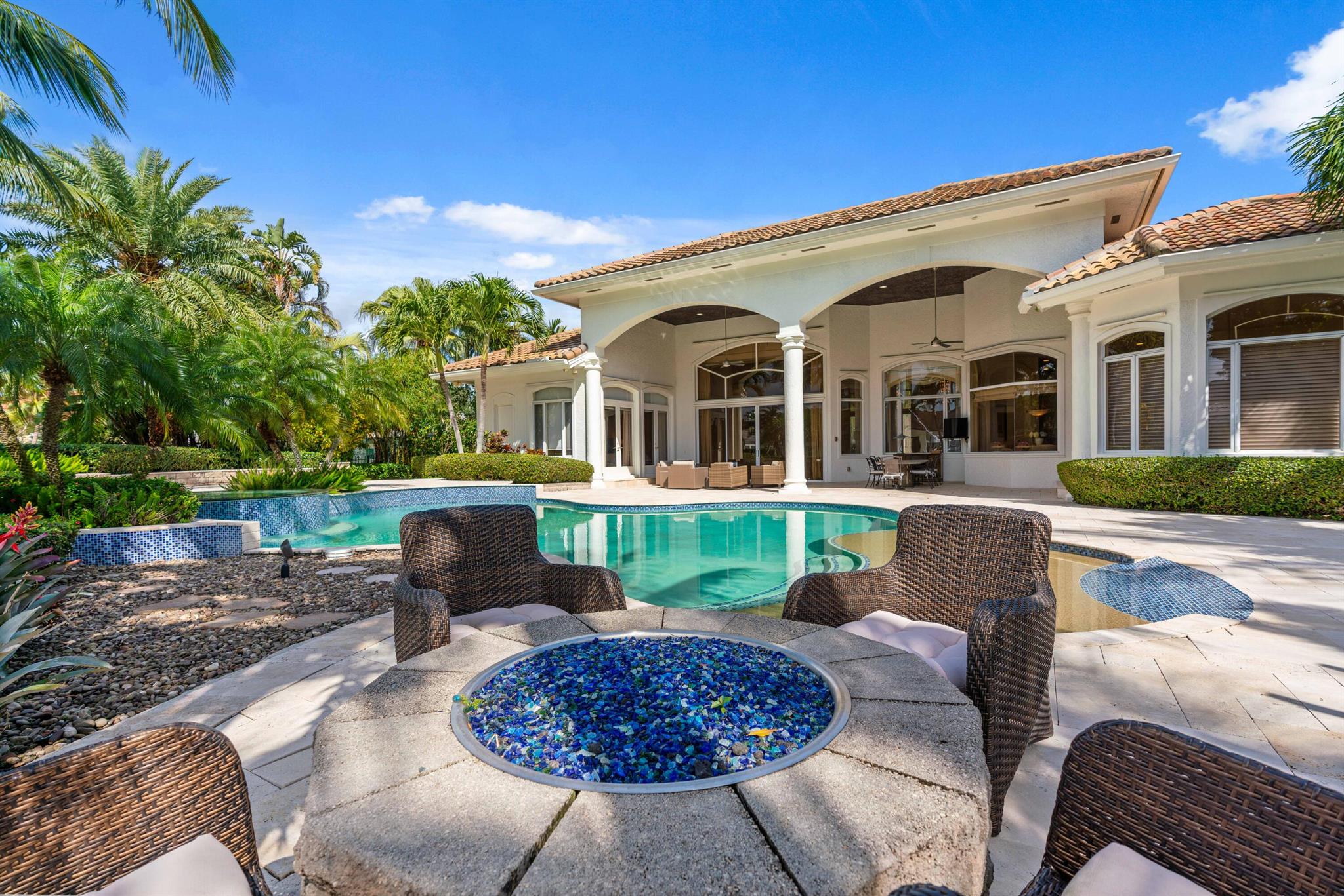 ADMIRALS COVE - Residential