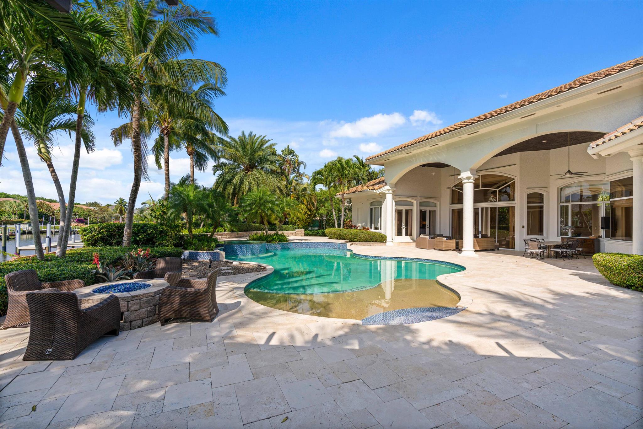 ADMIRALS COVE - Residential