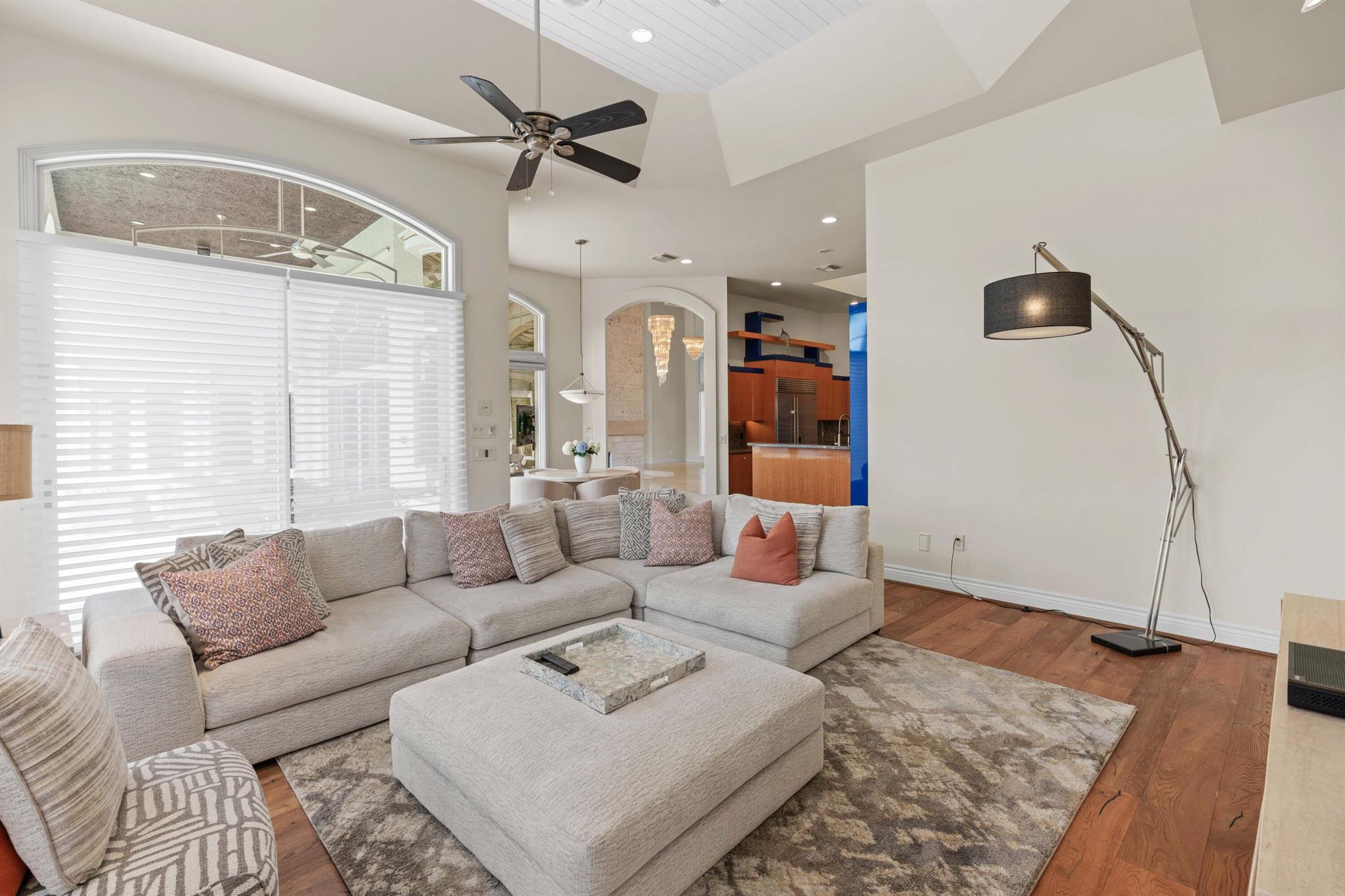 ADMIRALS COVE - Residential