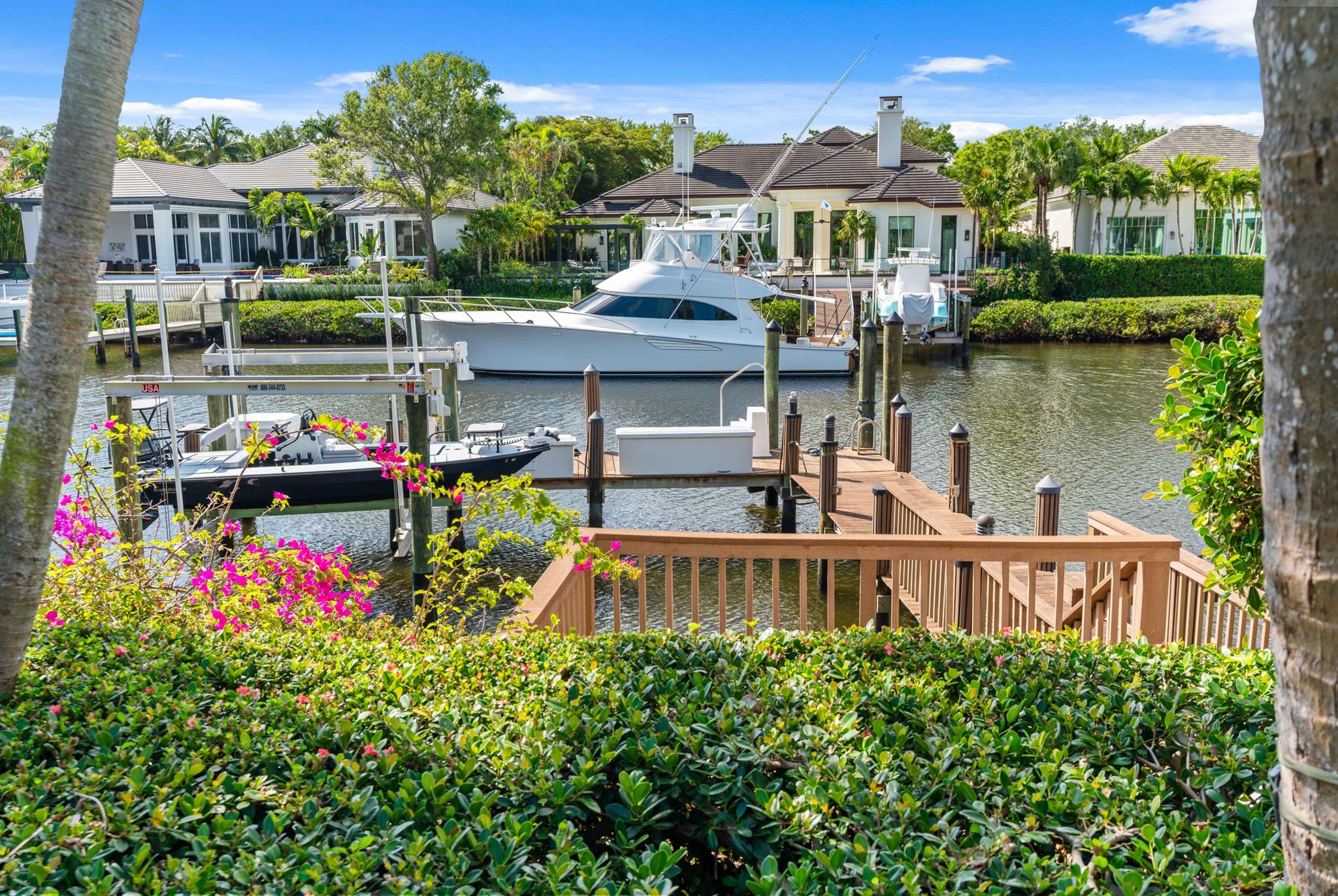 ADMIRALS COVE - Residential