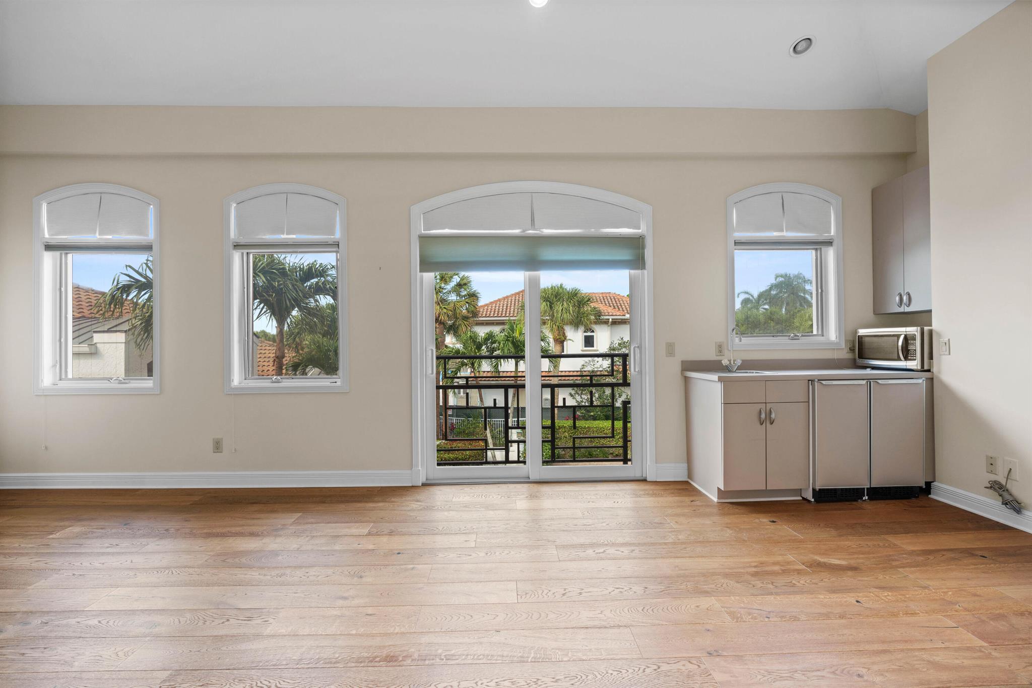 ADMIRALS COVE - Residential