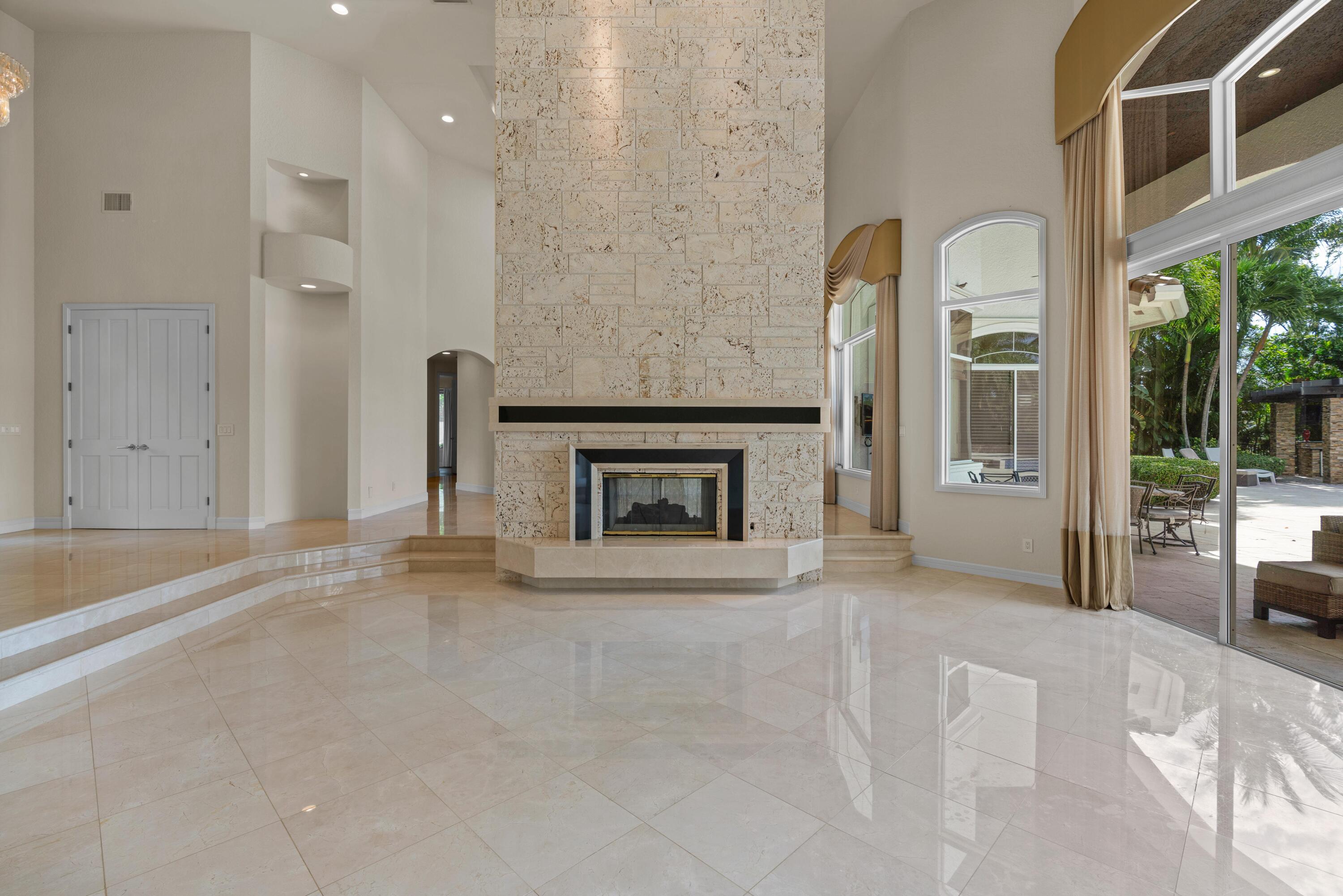 ADMIRALS COVE - Residential