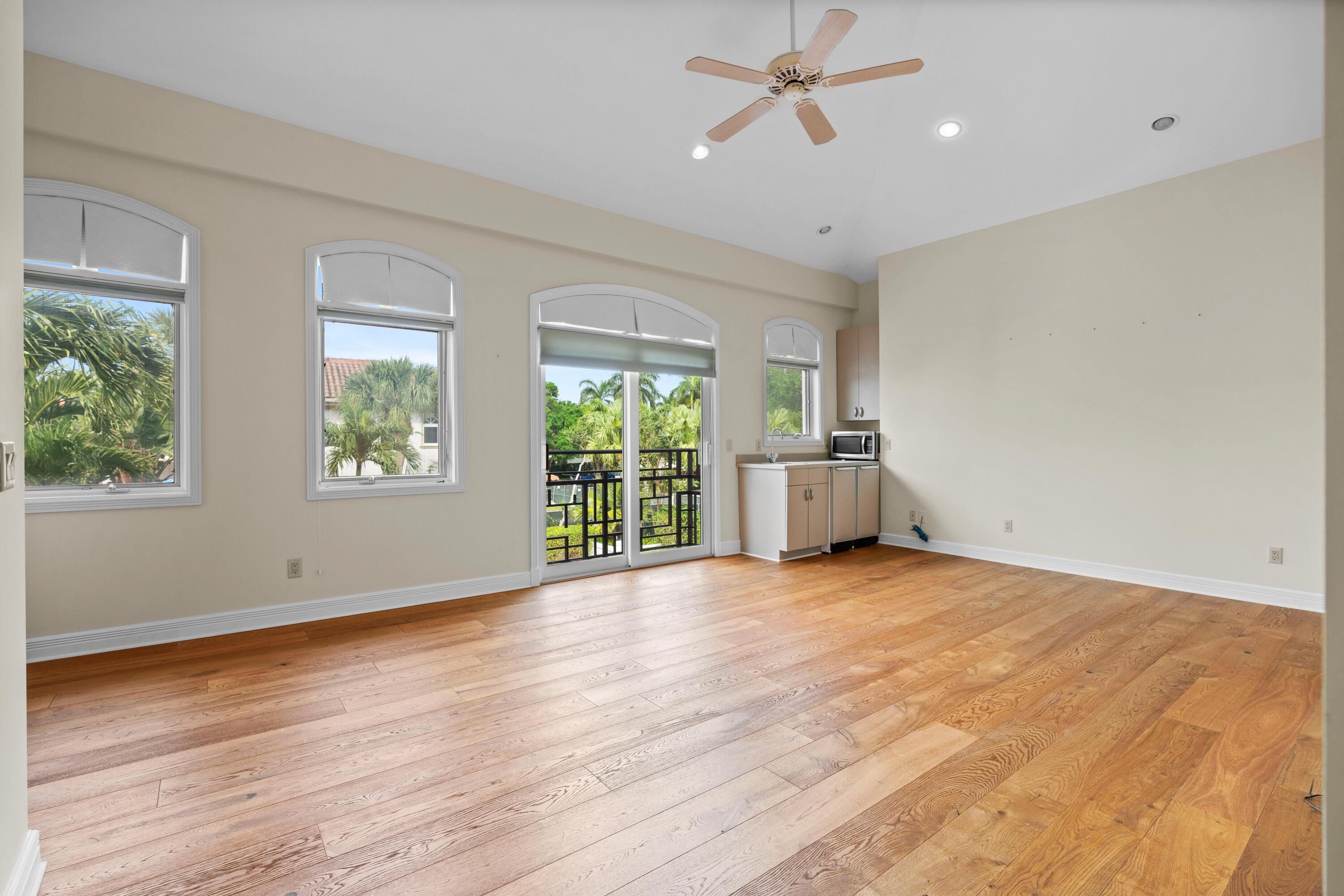 ADMIRALS COVE - Residential