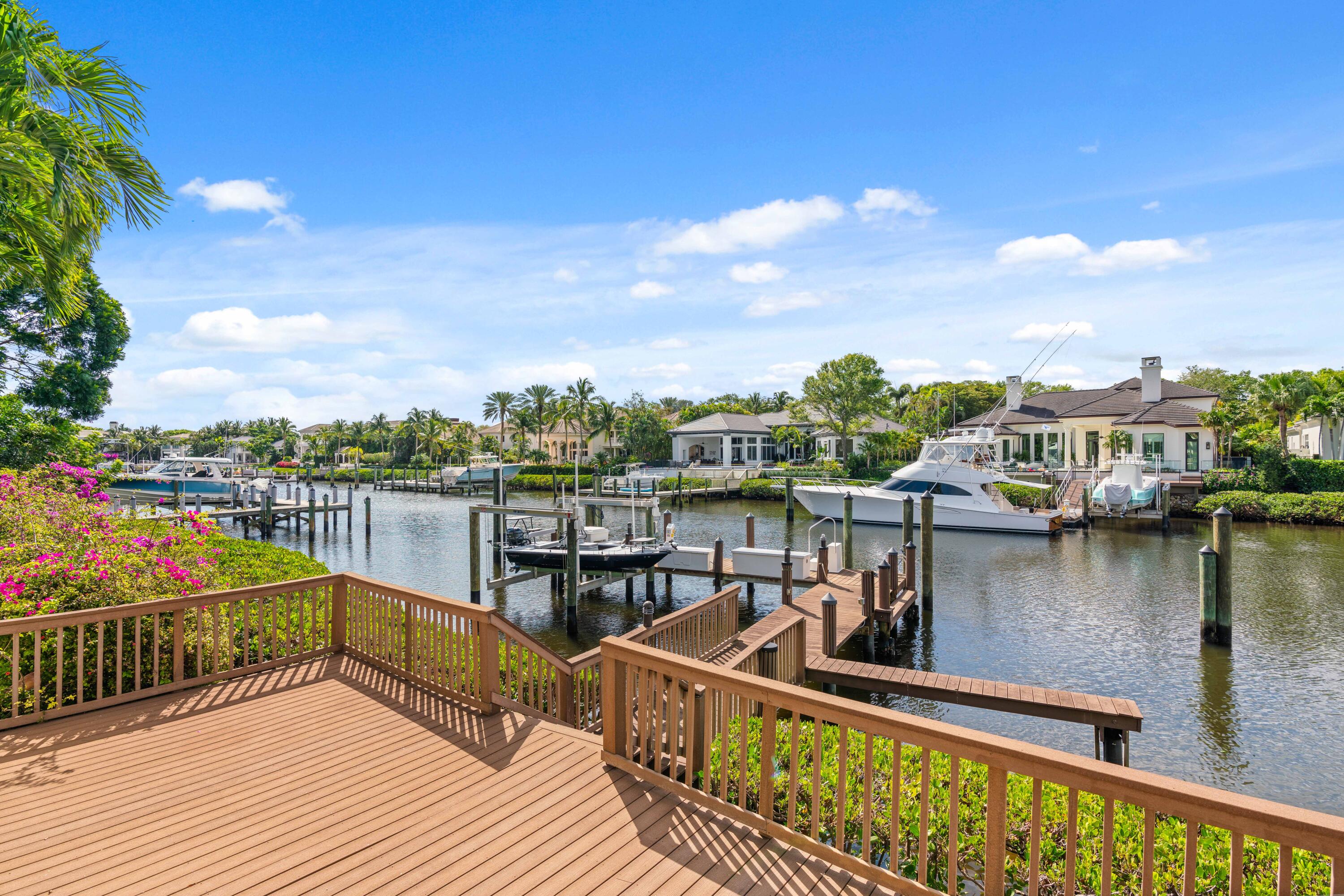 ADMIRALS COVE - Residential