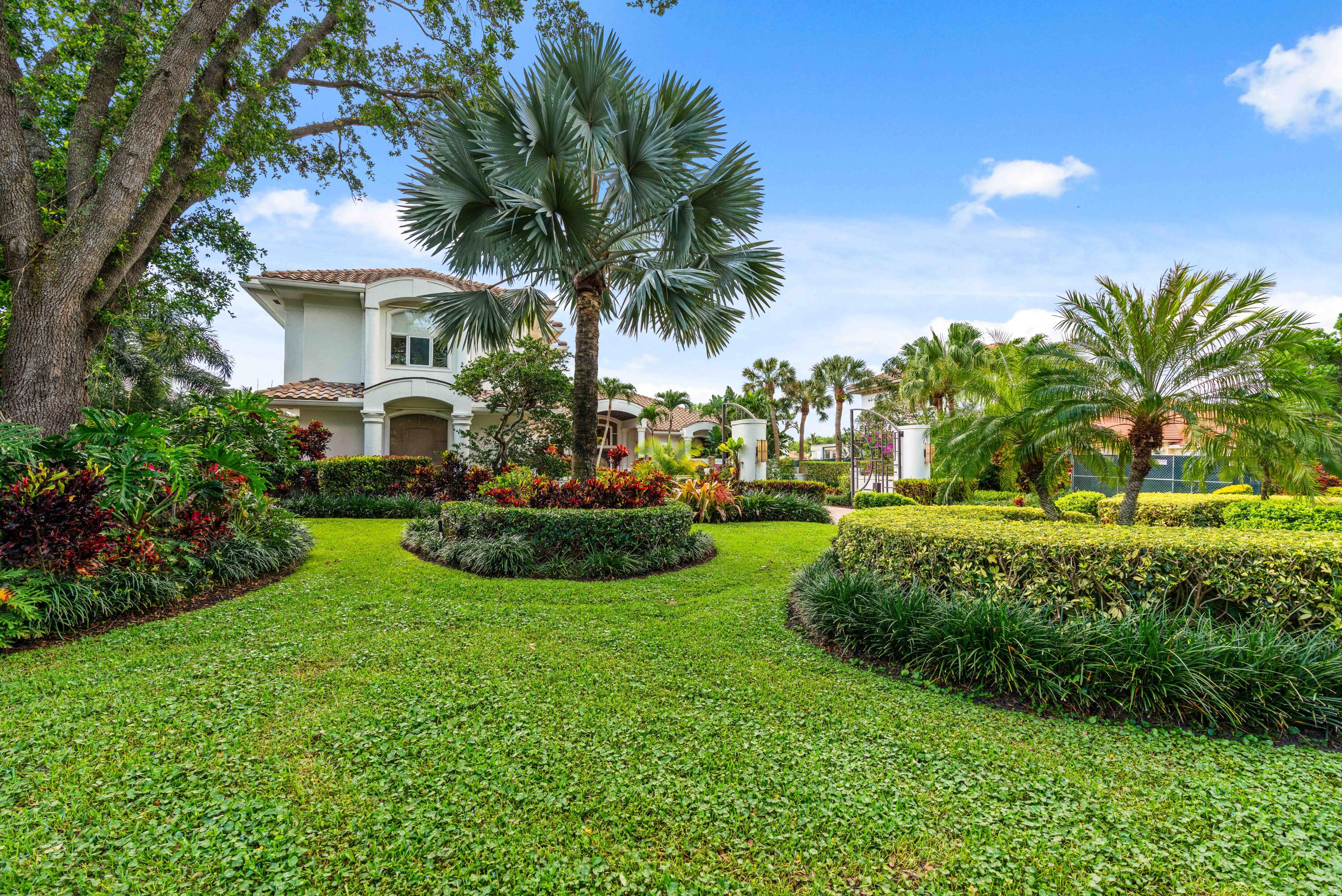 ADMIRALS COVE - Residential