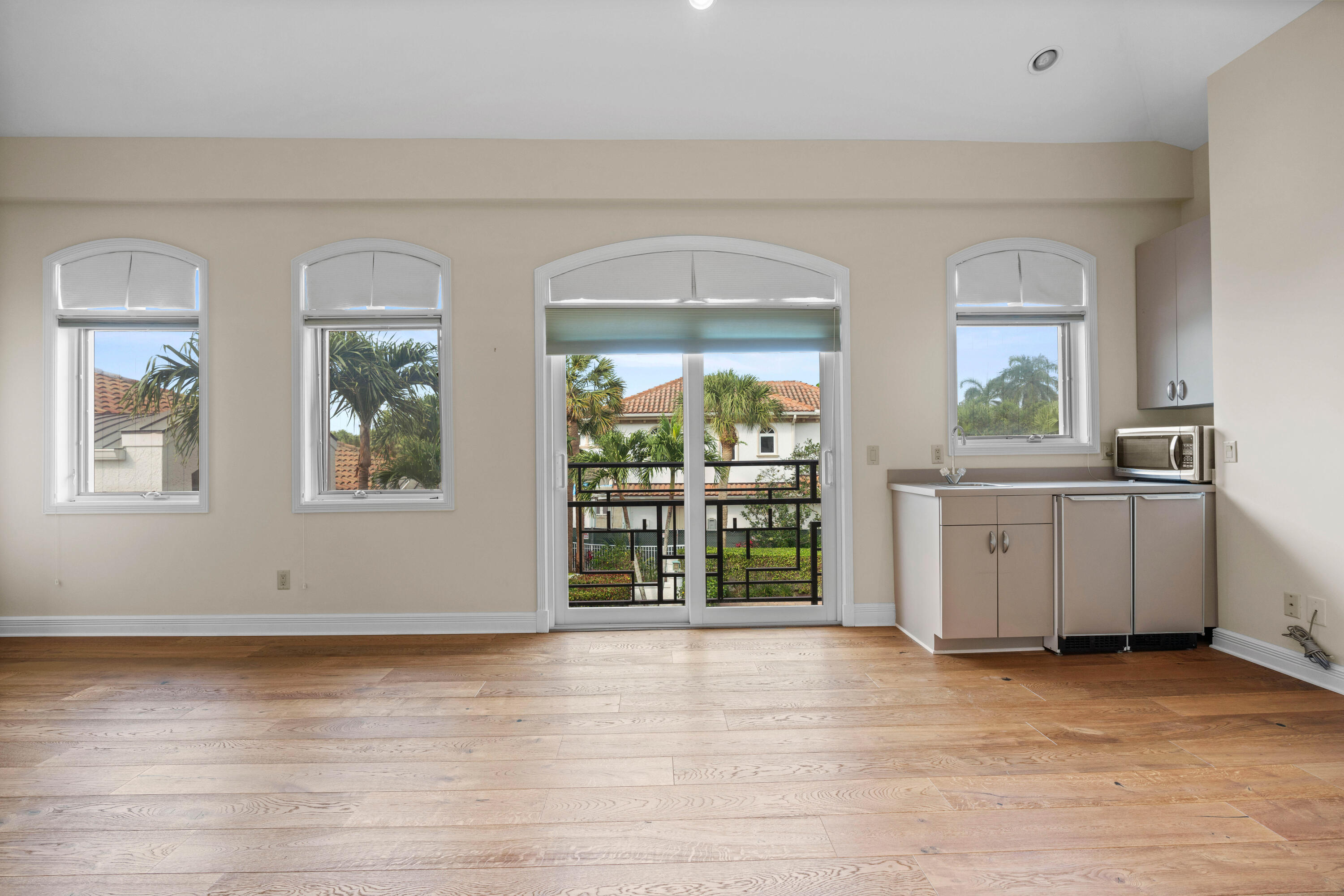 ADMIRALS COVE - Residential