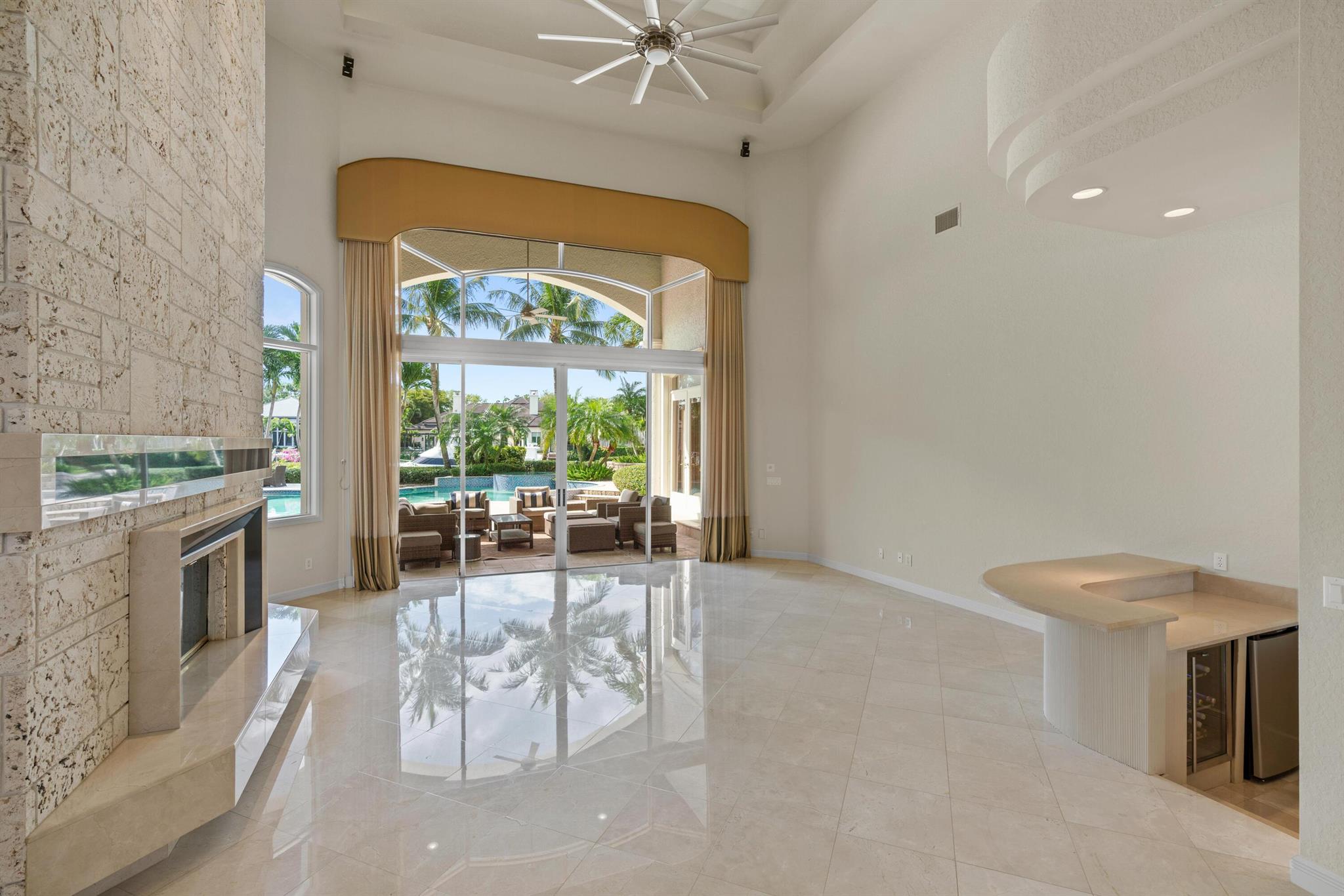 ADMIRALS COVE - Residential