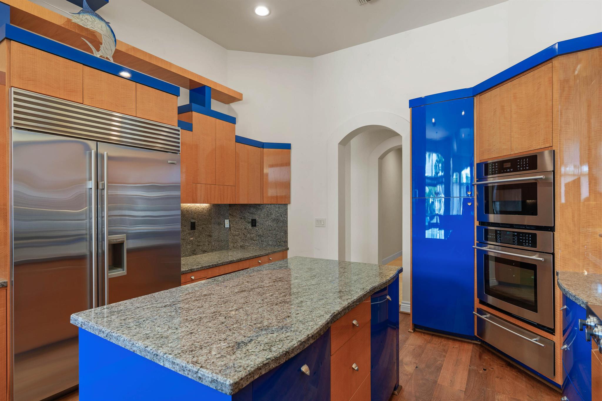 ADMIRALS COVE - Residential