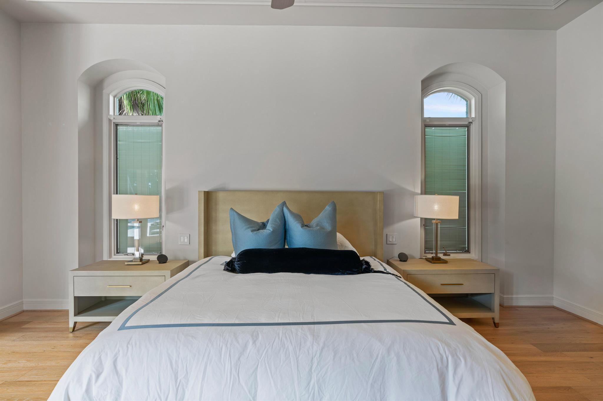 ADMIRALS COVE - Residential