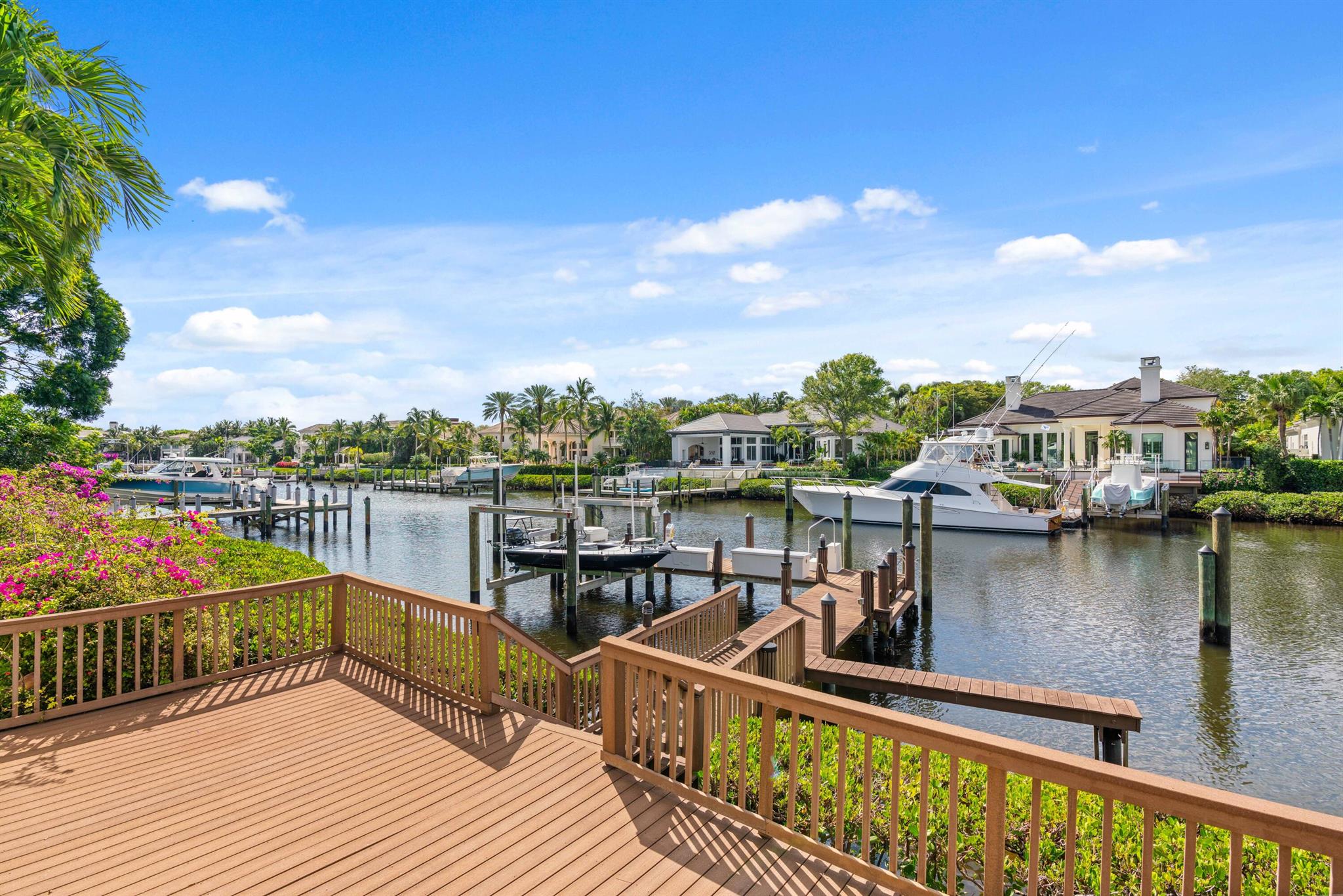 ADMIRALS COVE - Residential