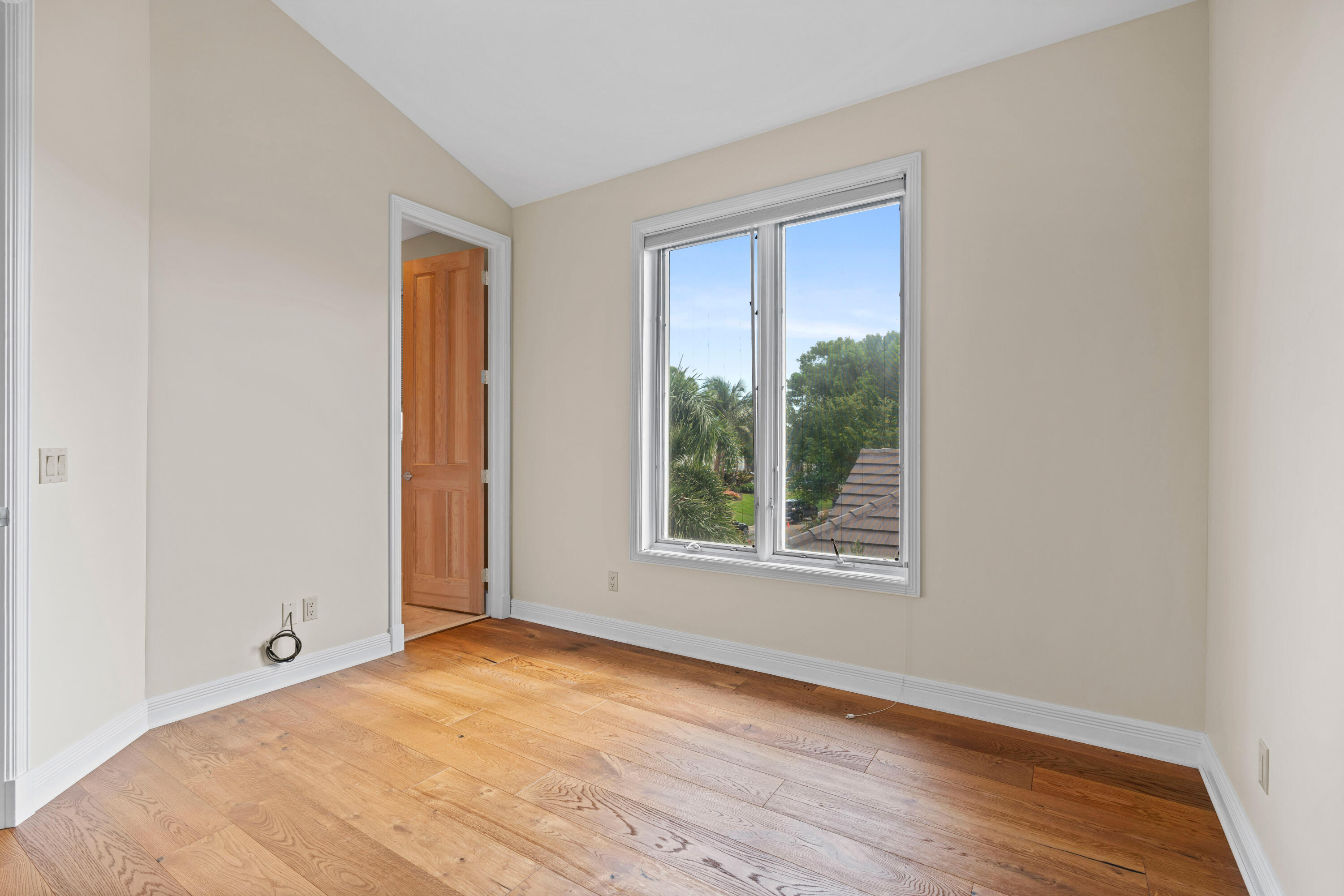 ADMIRALS COVE - Residential