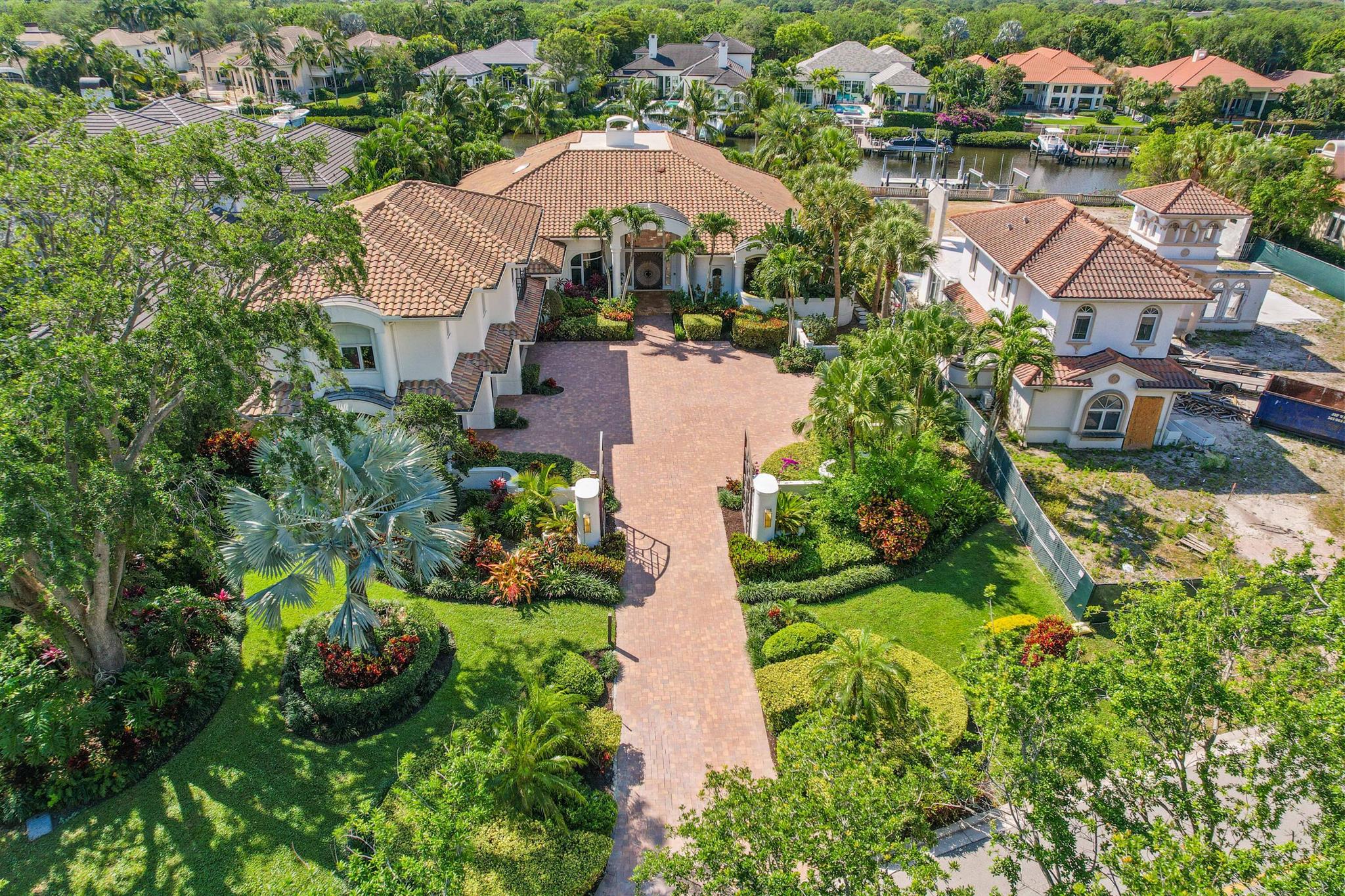 ADMIRALS COVE - Residential
