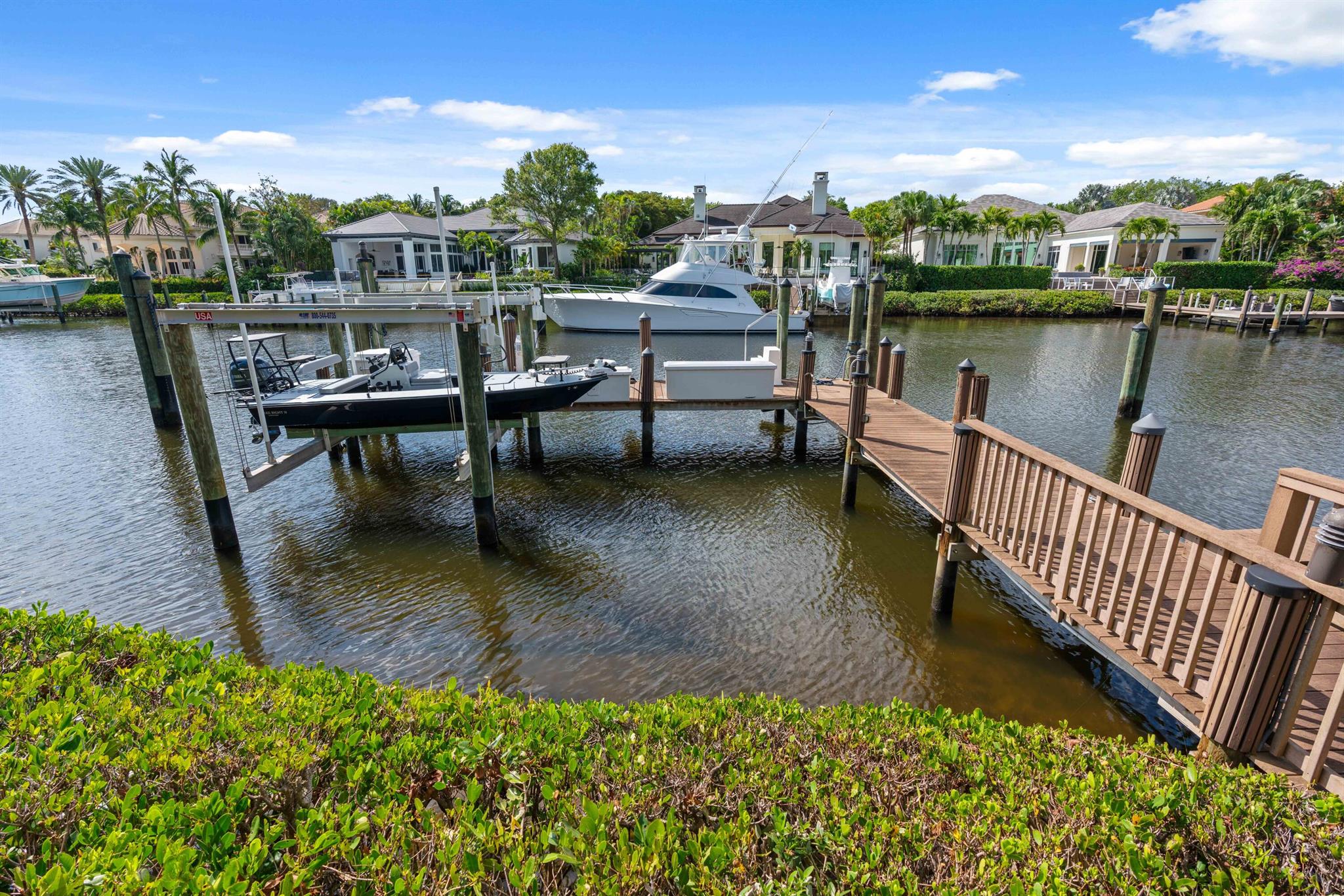 ADMIRALS COVE - Residential