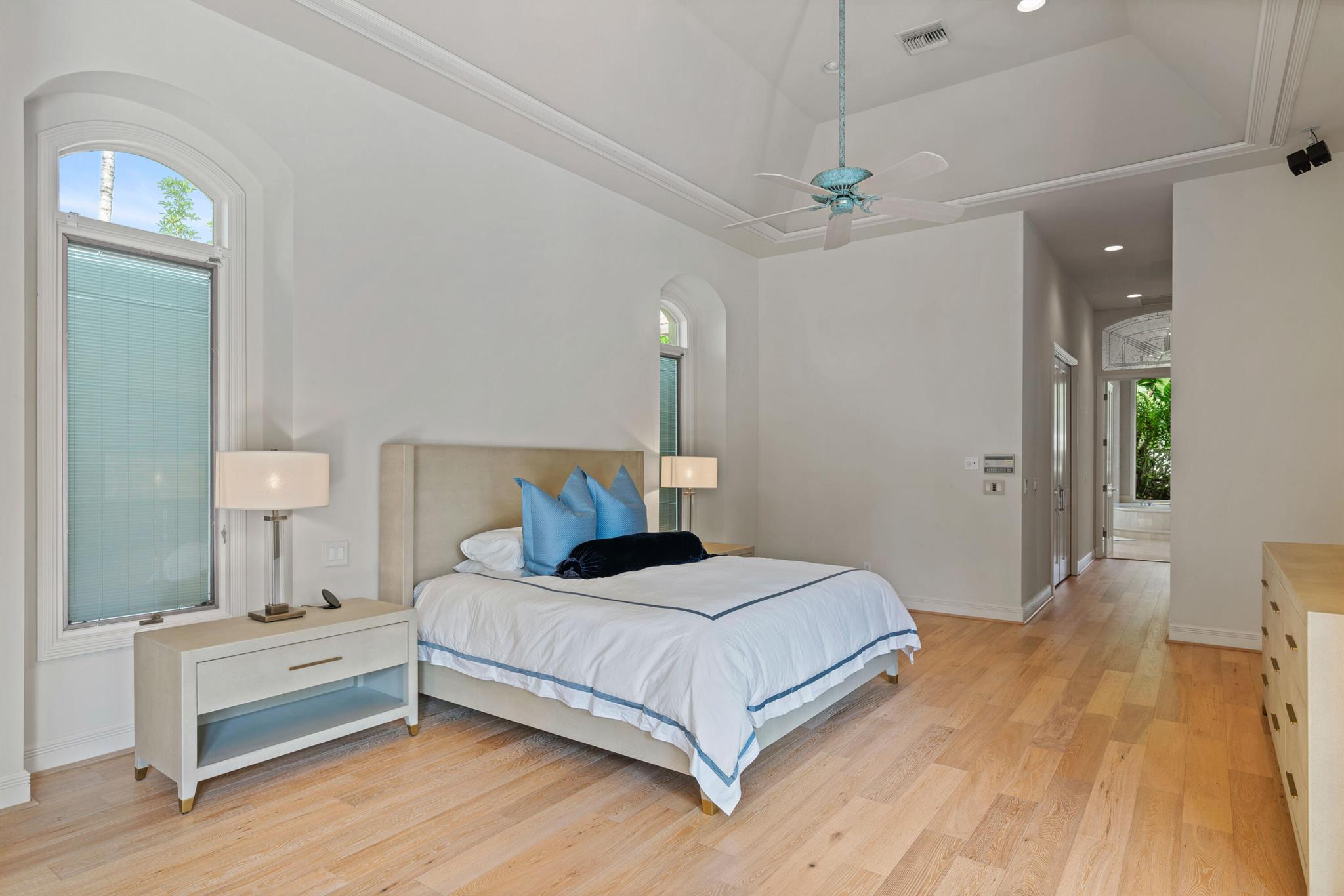 ADMIRALS COVE - Residential