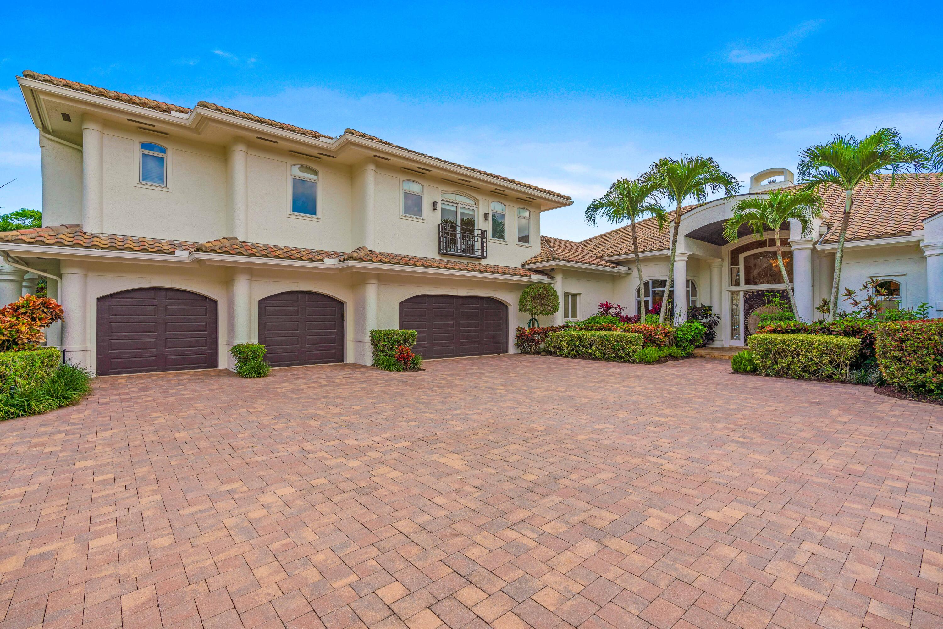 ADMIRALS COVE - Residential