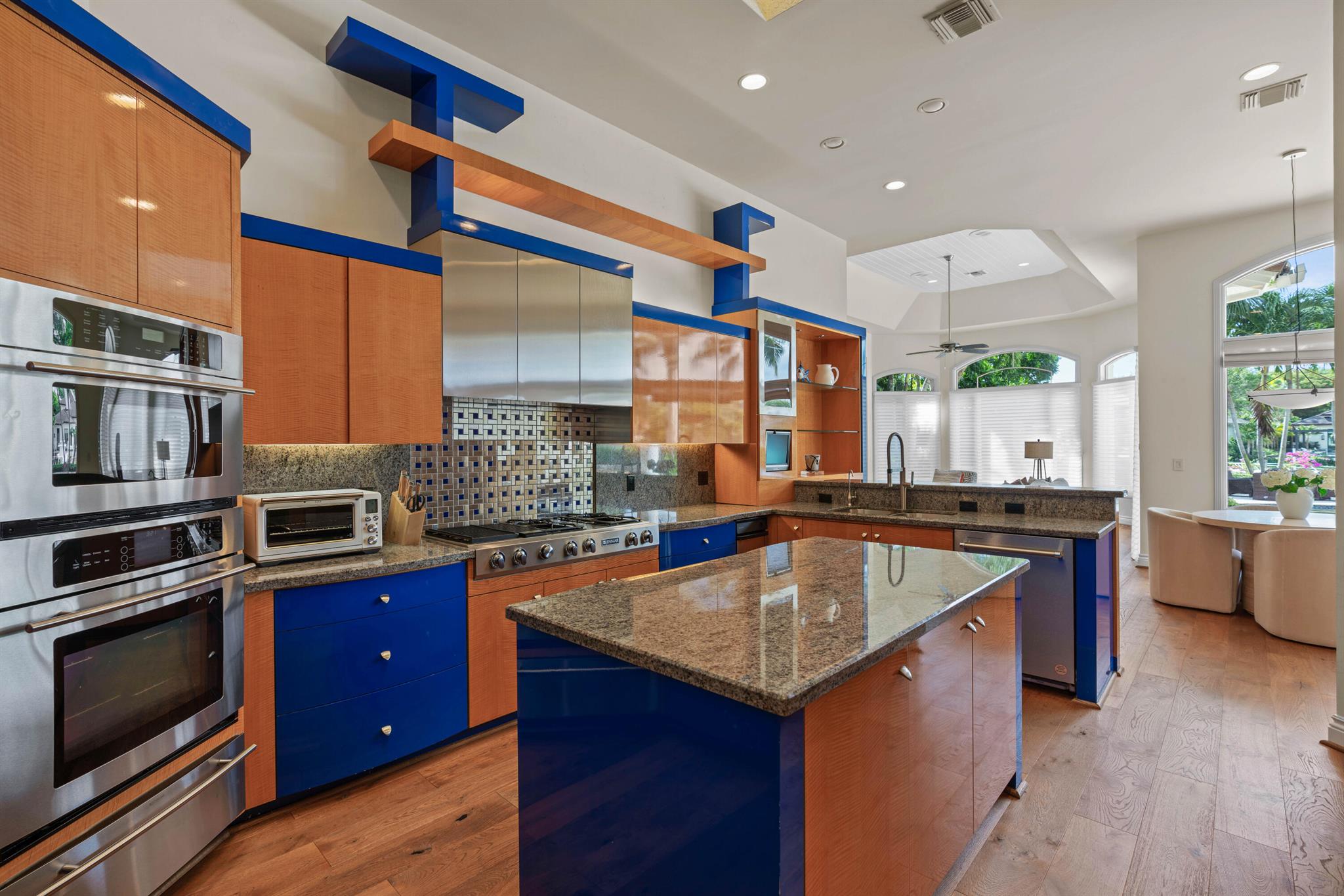 ADMIRALS COVE - Residential