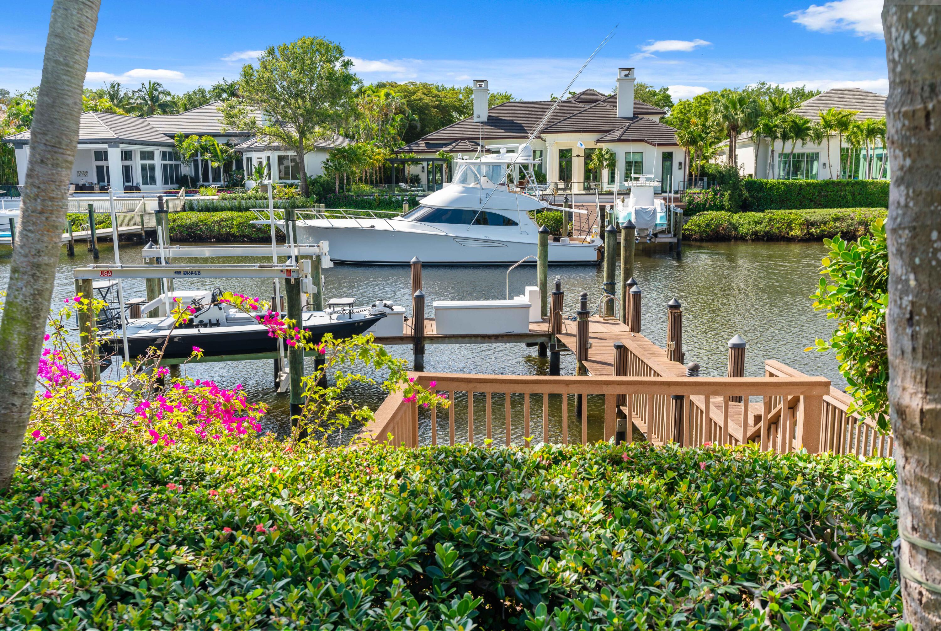 ADMIRALS COVE - Residential