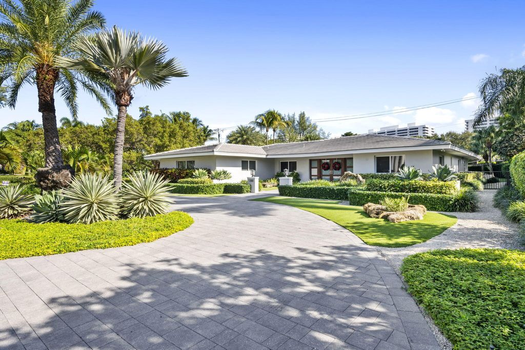 Photo of 1300 Cocoanut Road, Boca Raton, FL 33432 (MLS # B26023739)