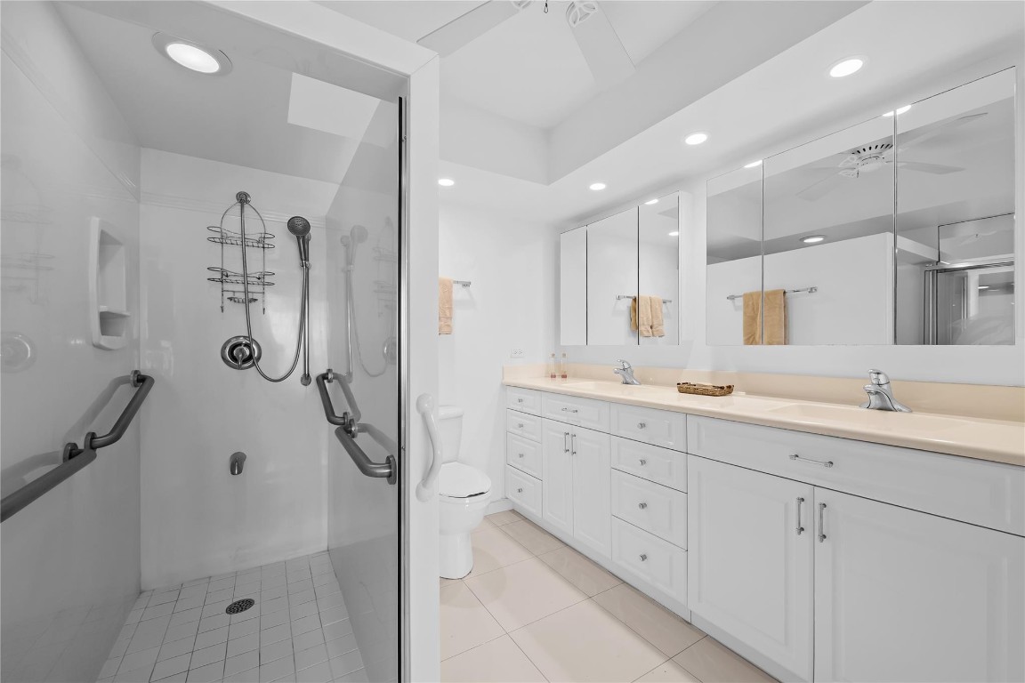 PLAZA EAST - Residential