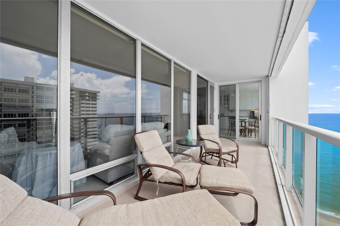 PLAZA EAST - Residential