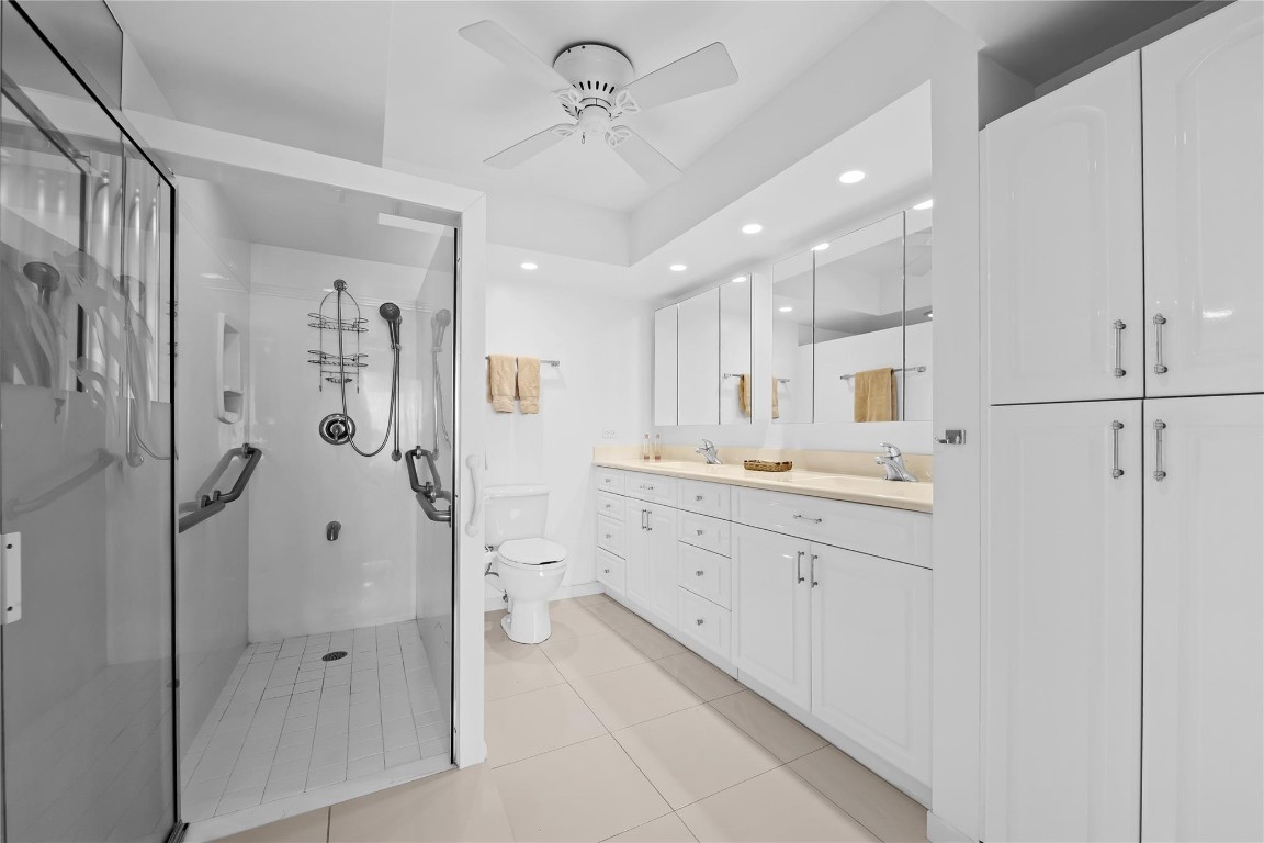 PLAZA EAST - Residential