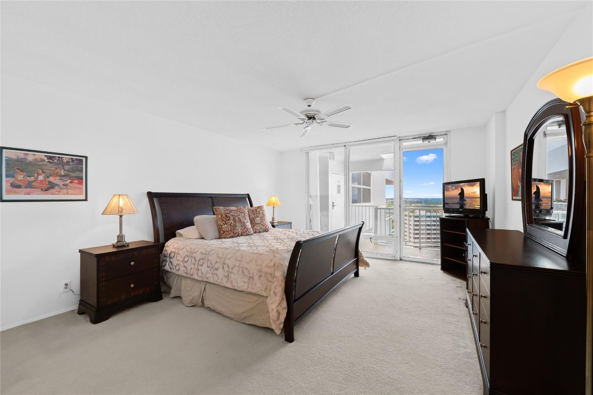 PLAZA EAST - Residential