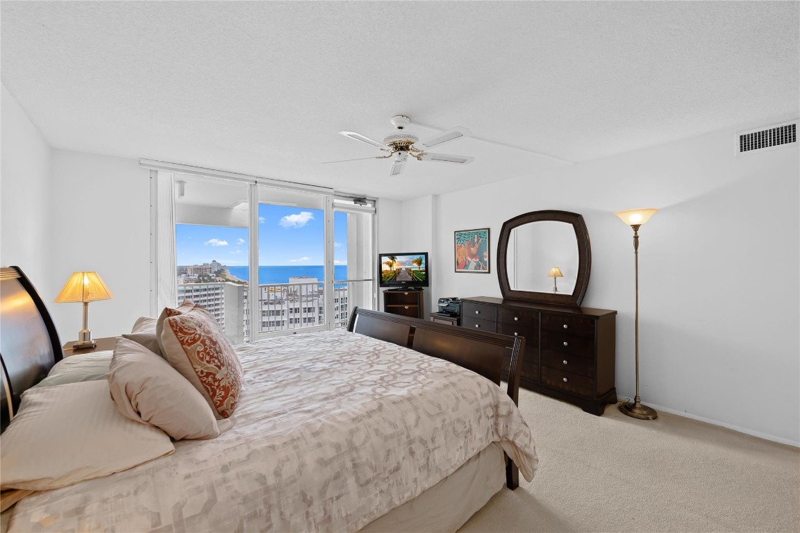 PLAZA EAST - Residential