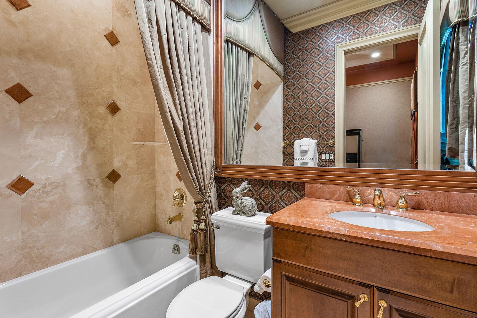 ROYAL PALM YACHT & COUNTR - Residential