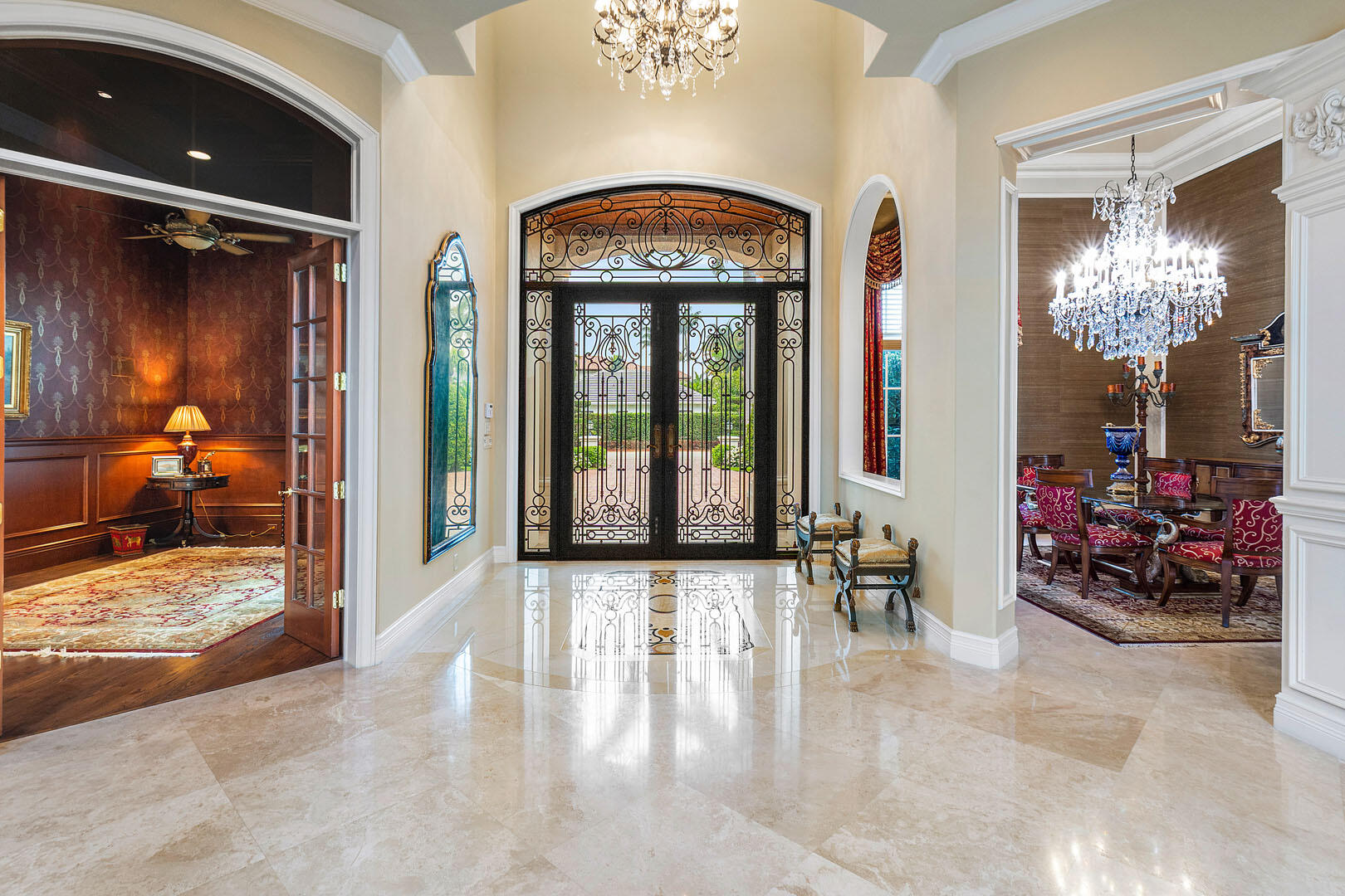 ROYAL PALM YACHT & COUNTRY CLUB - Residential