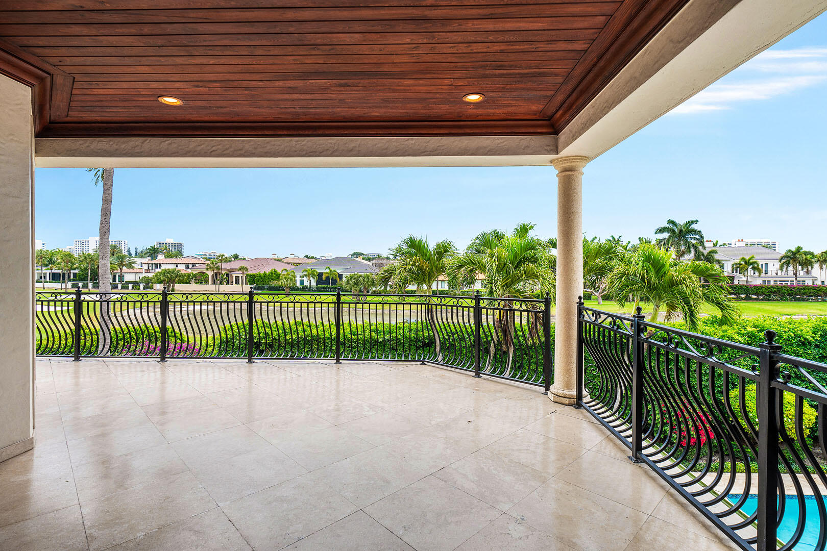 ROYAL PALM YACHT & COUNTRY CLUB - Residential