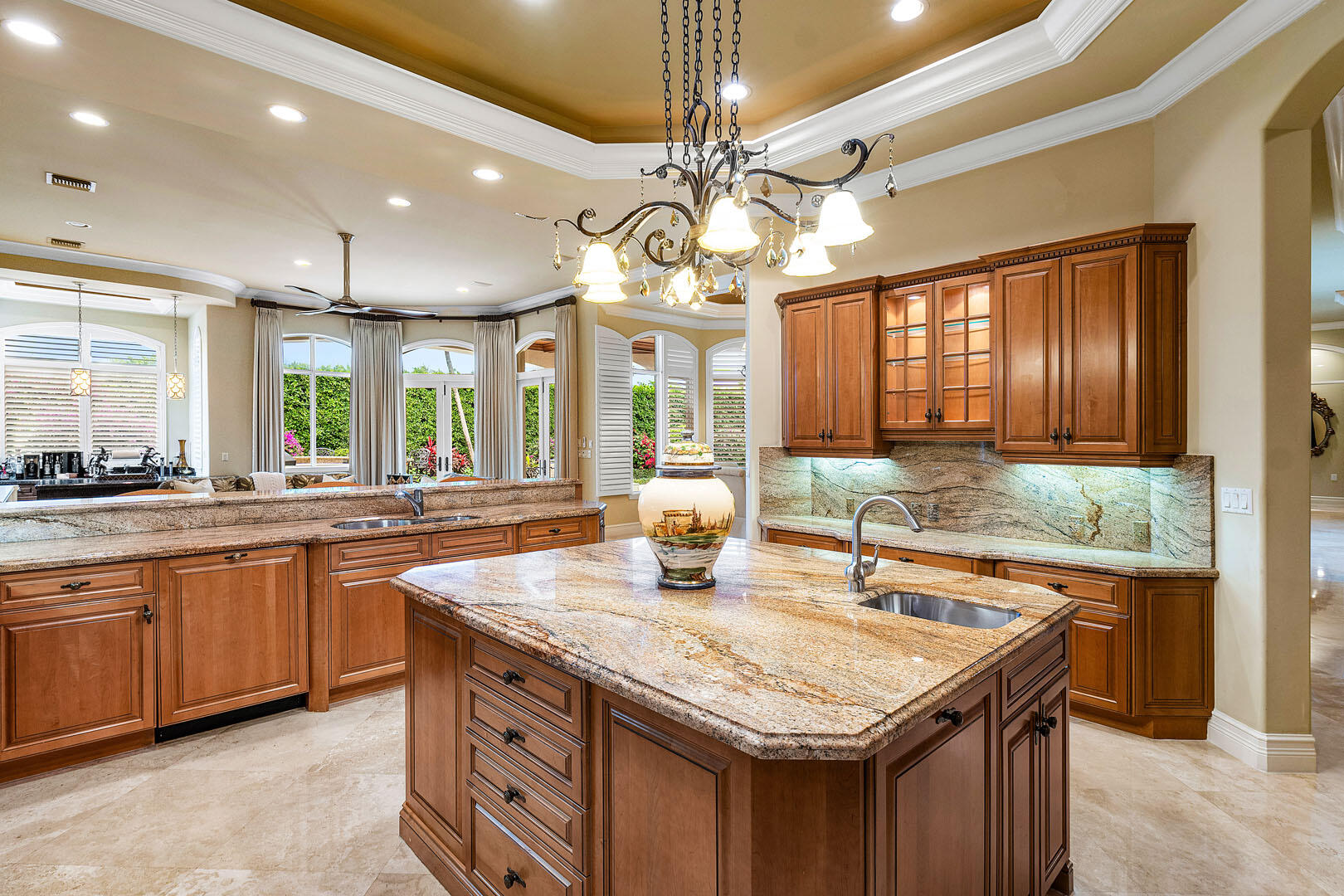 ROYAL PALM YACHT & COUNTRY CLUB - Residential