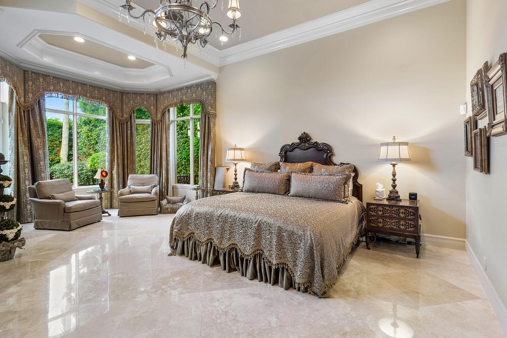 ROYAL PALM YACHT & COUNTRY CLUB - Residential