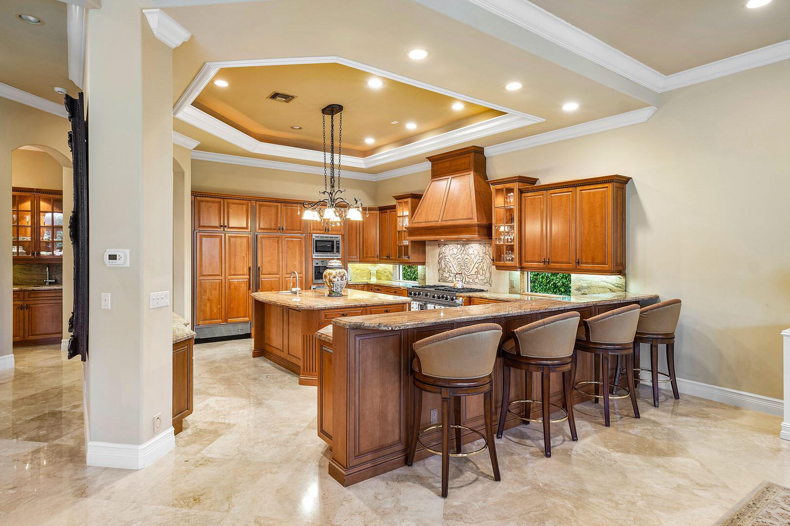 ROYAL PALM YACHT & COUNTR - Residential