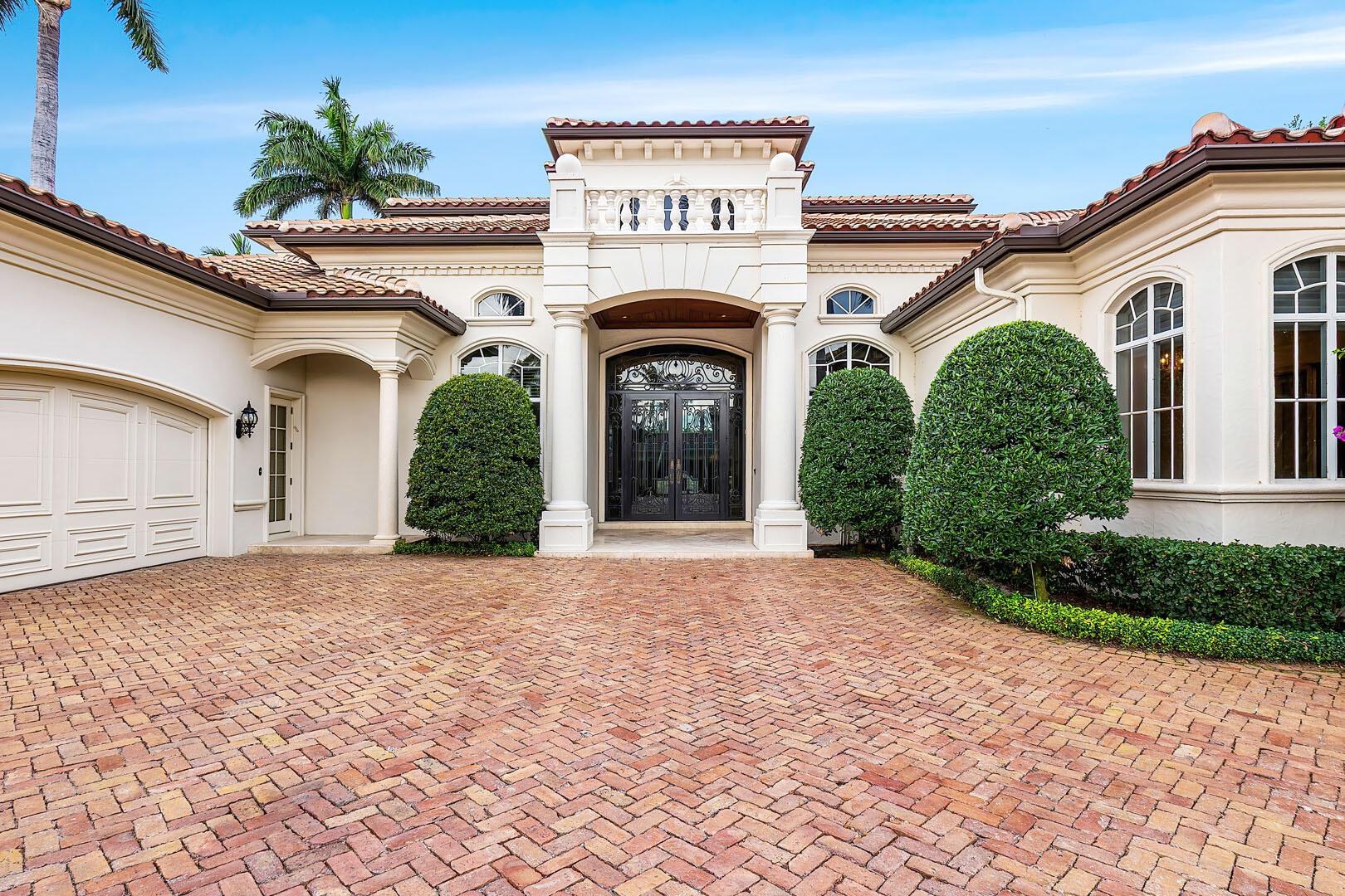 1560 Sabal Palm Drive
