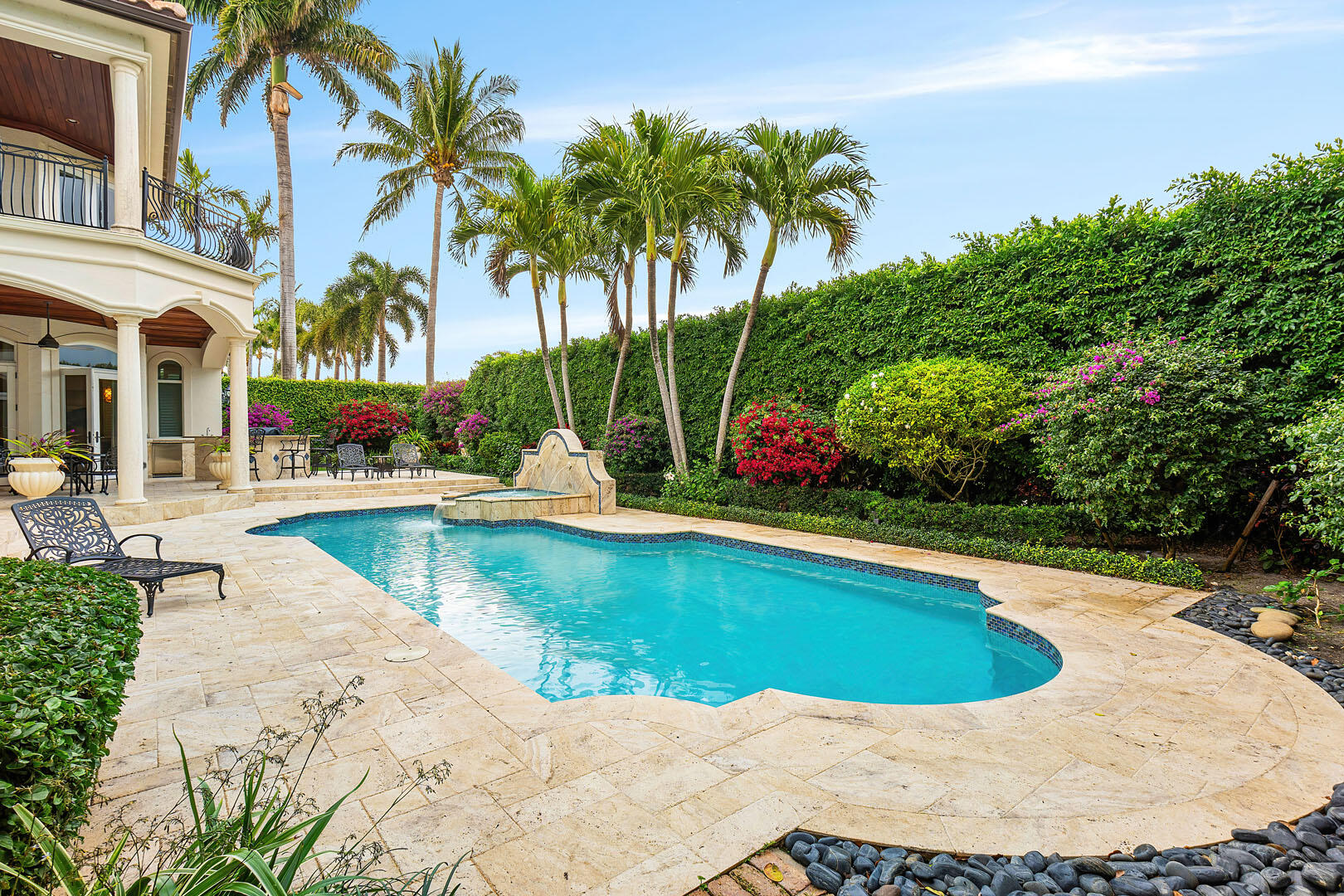 ROYAL PALM YACHT & COUNTRY CLUB - Residential