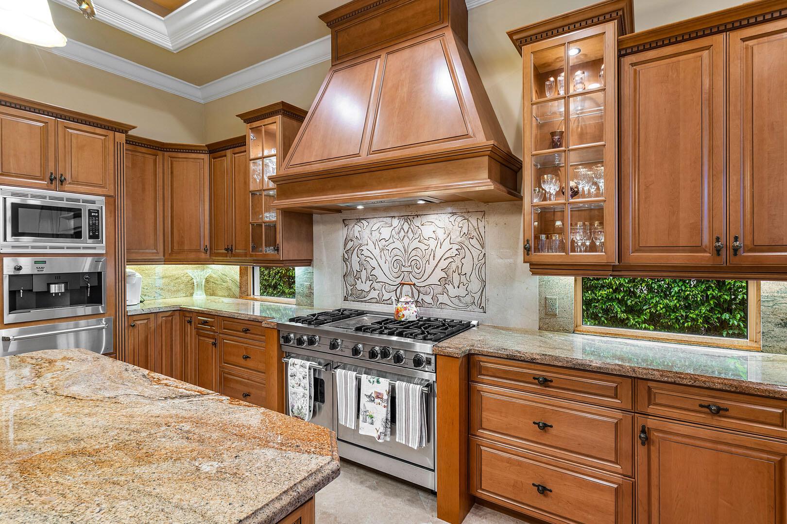 ROYAL PALM YACHT & COUNTR - Residential