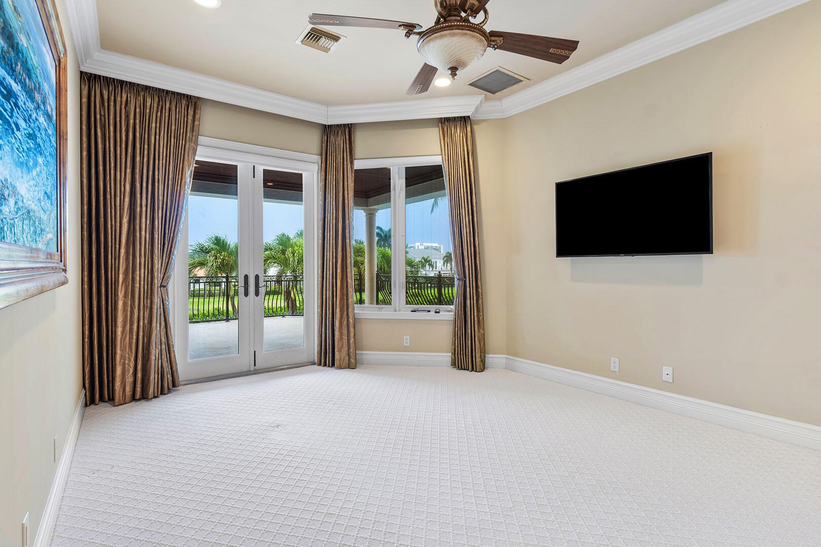 ROYAL PALM YACHT & COUNTR - Residential