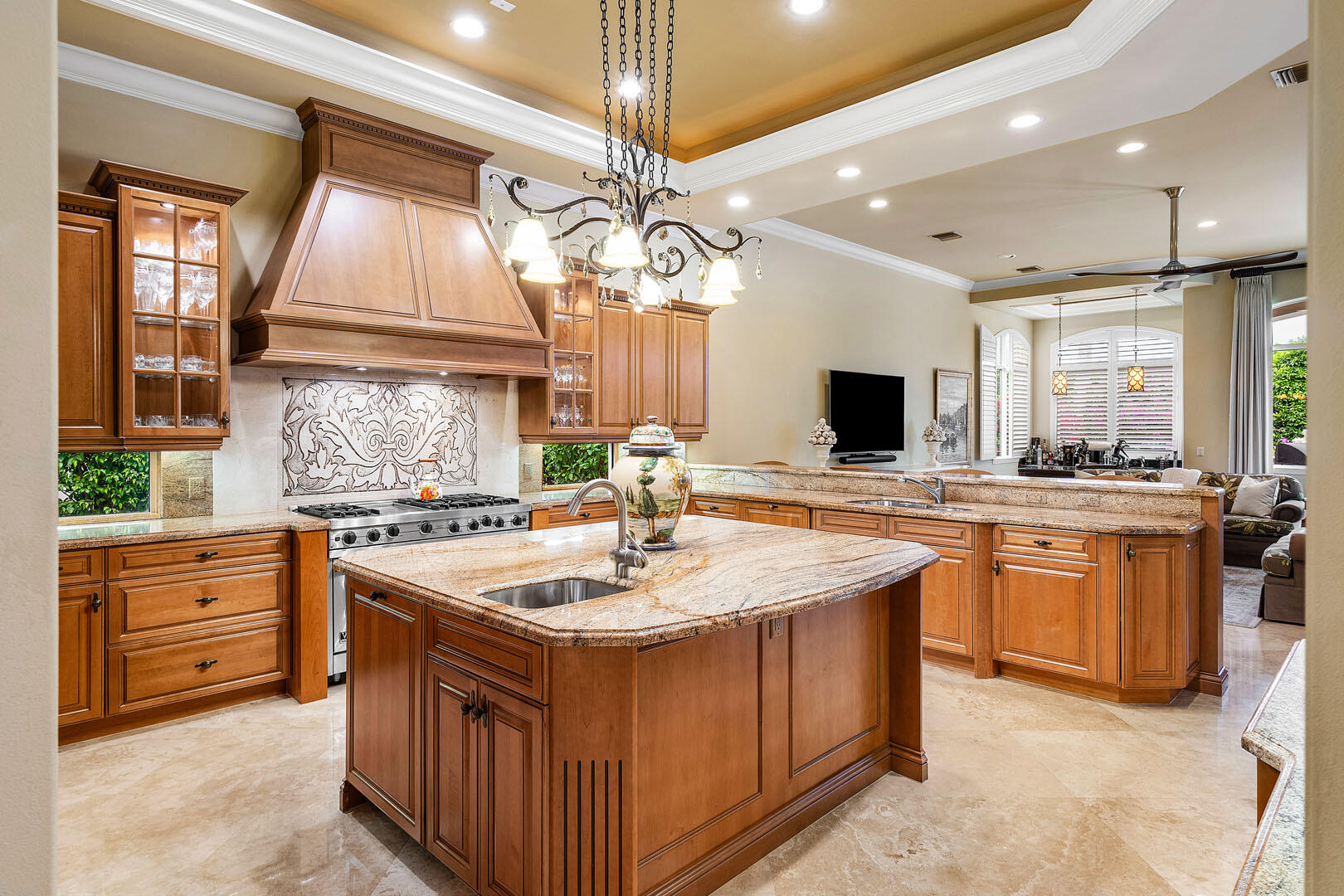 ROYAL PALM YACHT & COUNTRY CLUB - Residential