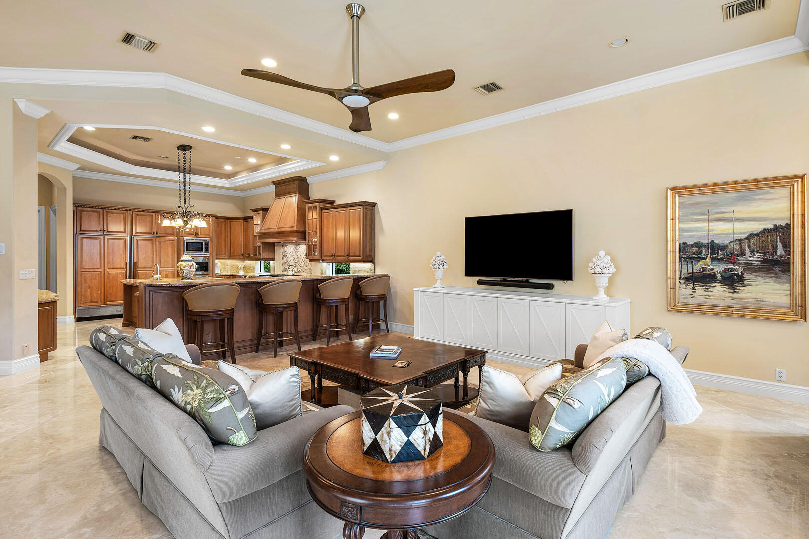 ROYAL PALM YACHT & COUNTRY CLUB - Residential